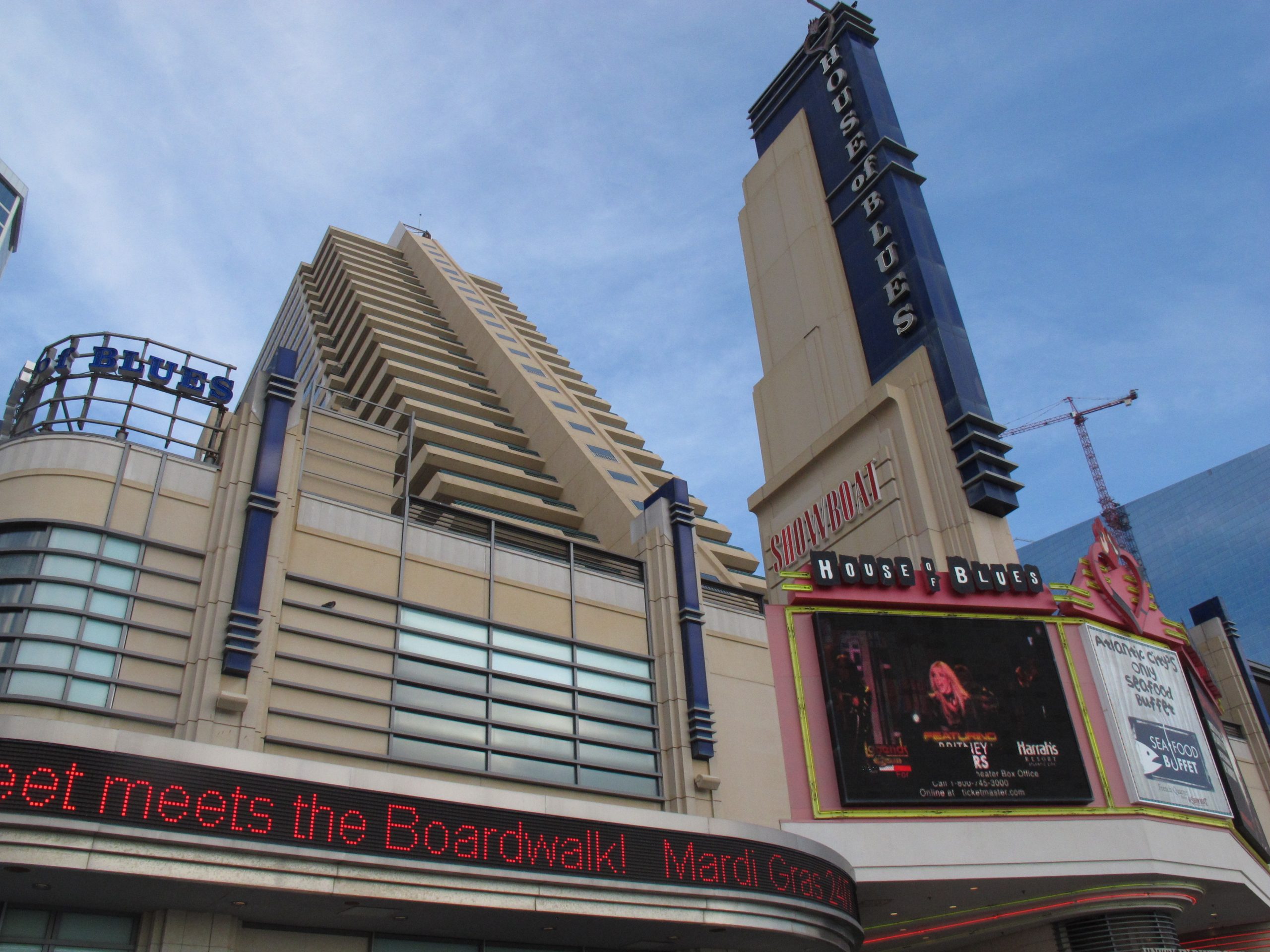 Caesars says will close Showboat casino on Aug. 31
