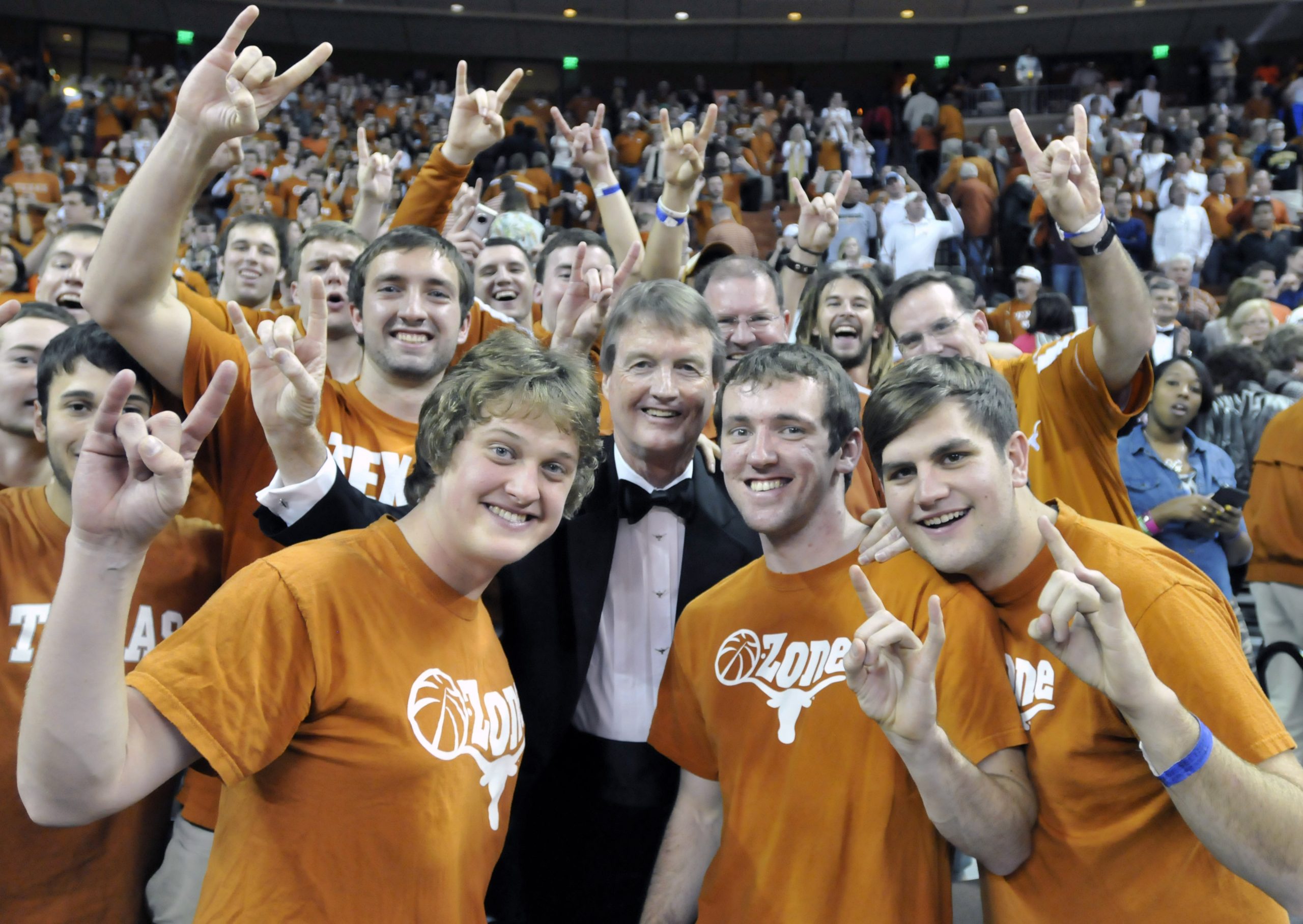 2 lawmakers investigating whether University of Texas regent took free tickets