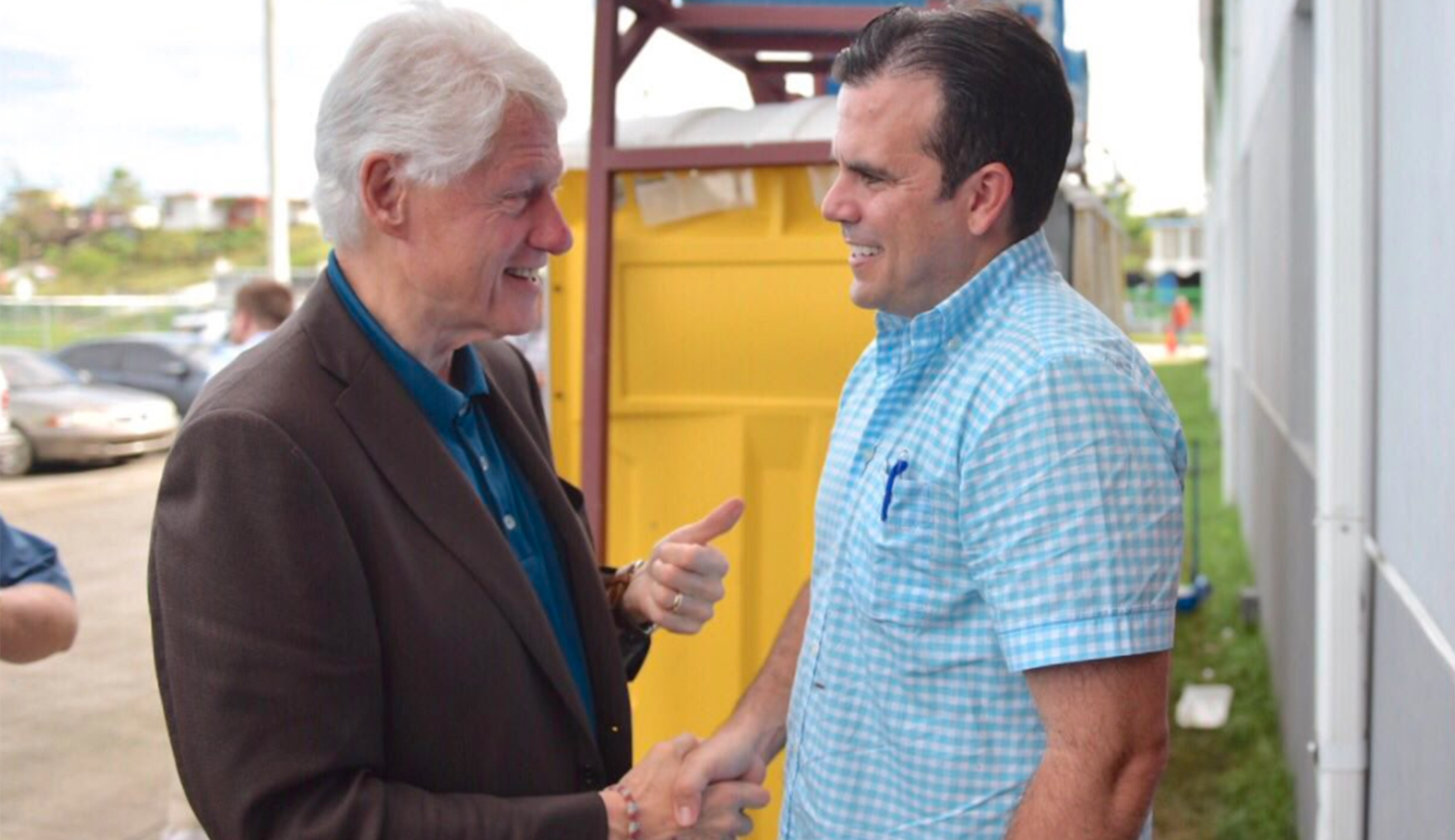 Bill Clinton makes unexpected visit to Puerto Rico