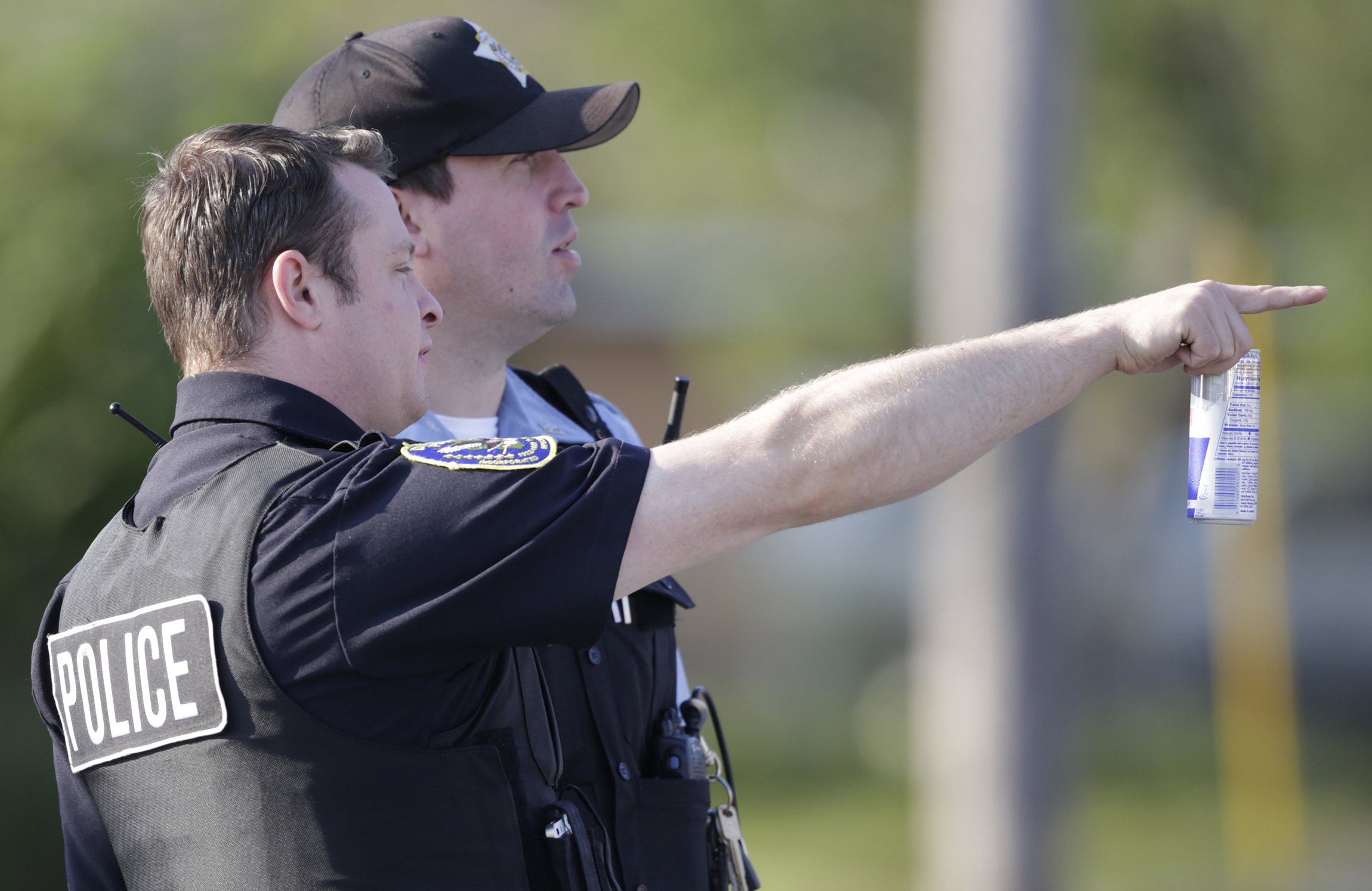 Chicago police arrest 100 gang members in sting operation