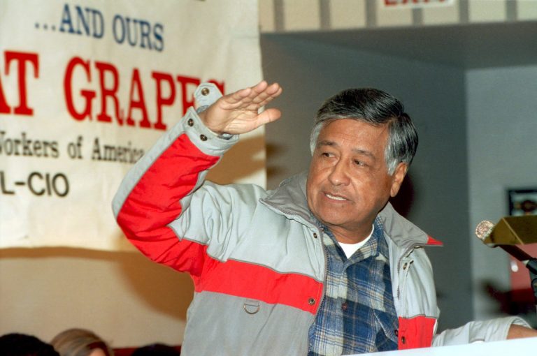 Farm labor leader Cesar Chavez speaks at Boston University in Boston, Ma., Feb. 26, 1990. (AP Photo/Elise Amendola)