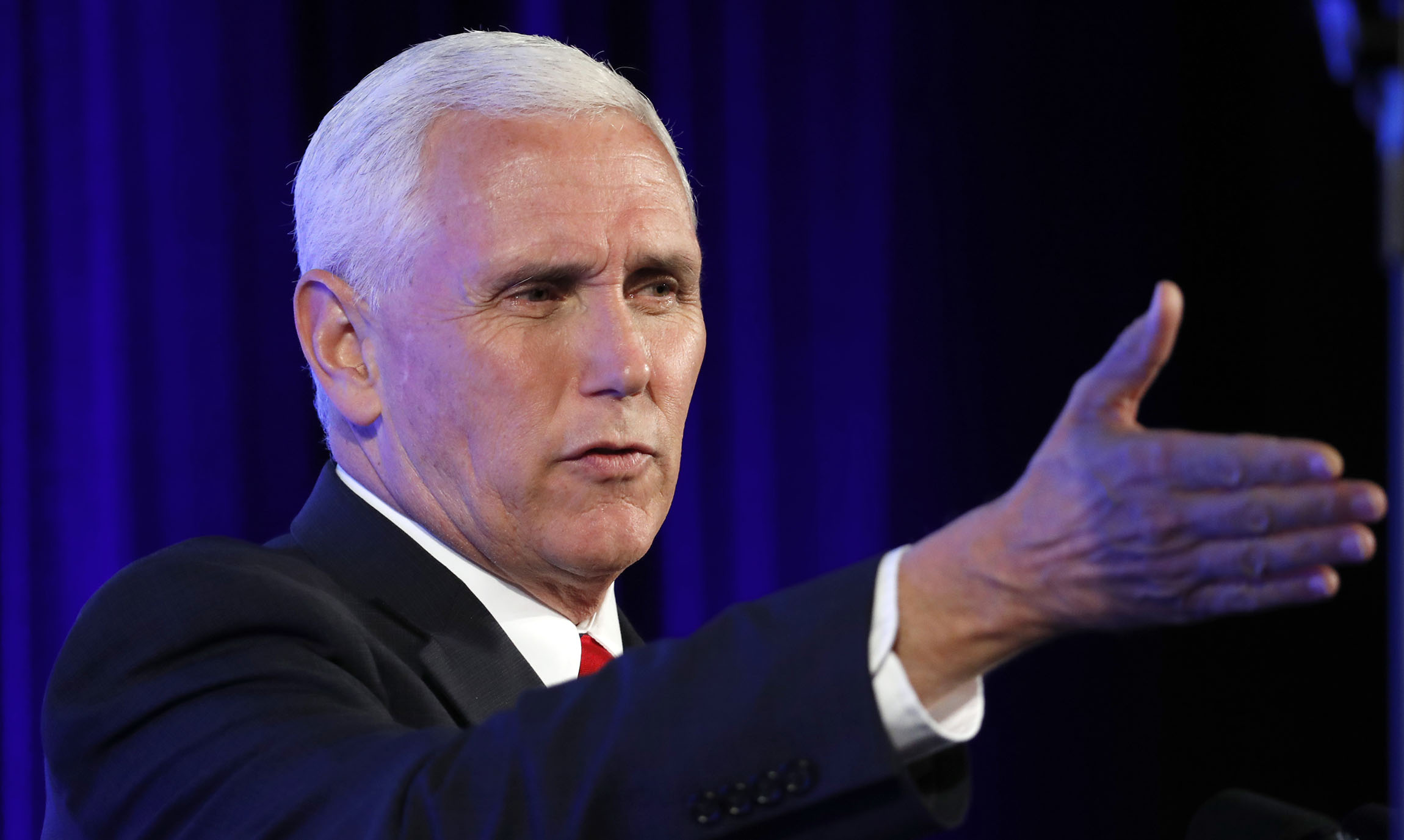 Mike Pence pressures Senate to act on healthcare by summer