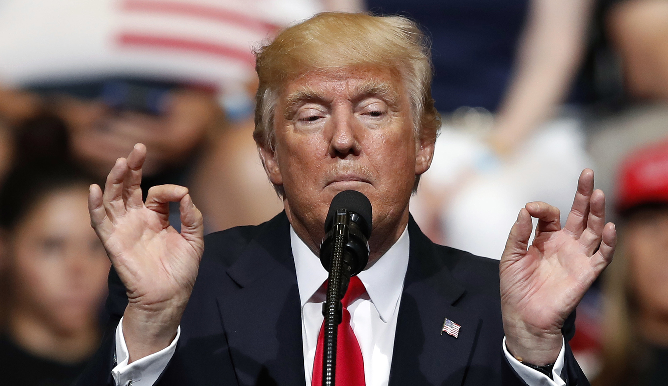 Trump proposes a border wall made out of solar panels