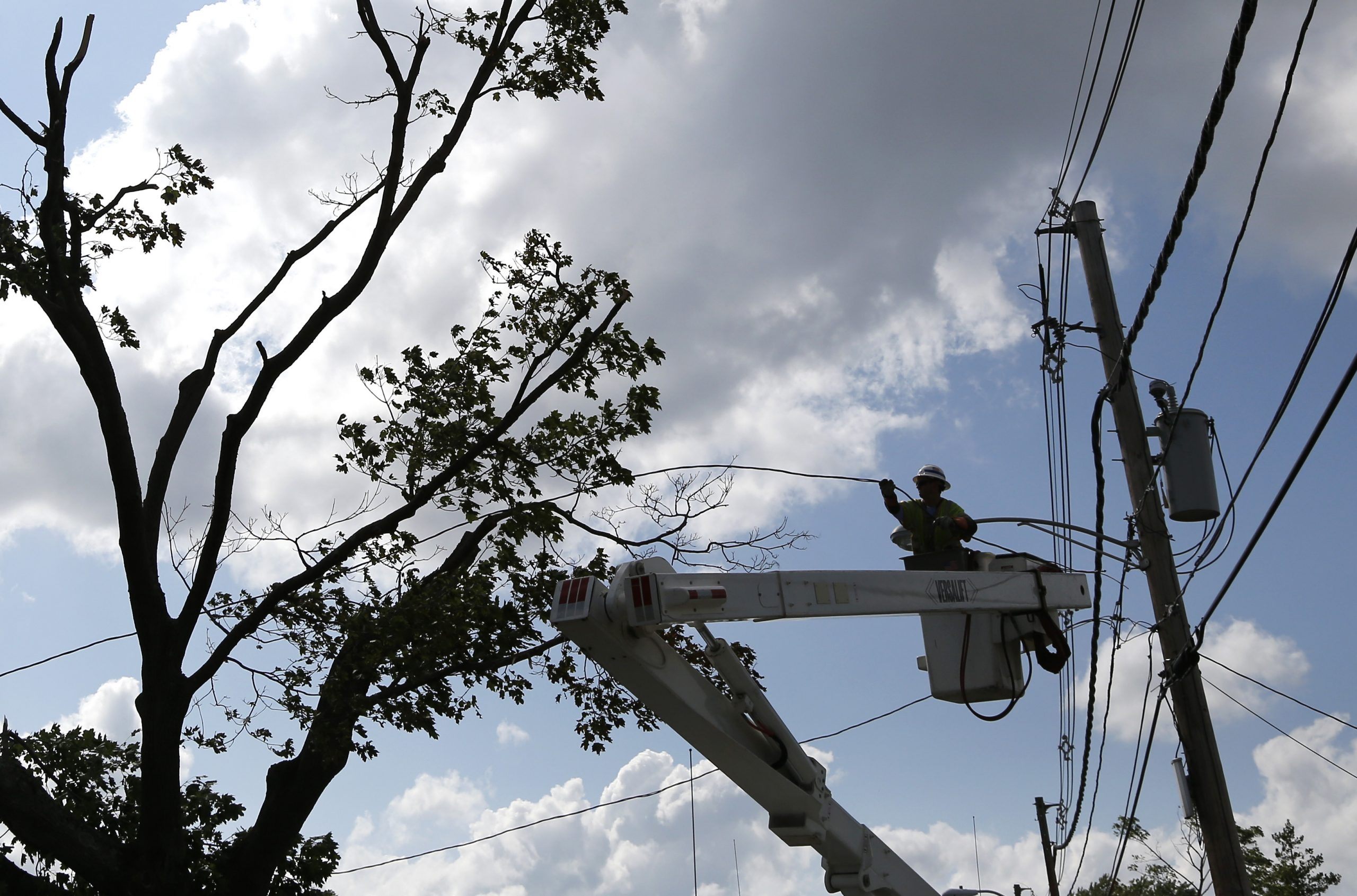 Obama climate rules raise security risks, Chamber says