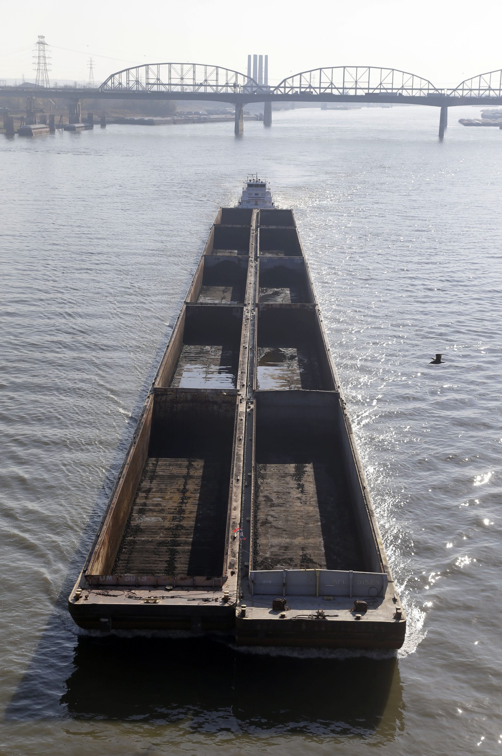 Mississippi River drops, threatening barge traffic