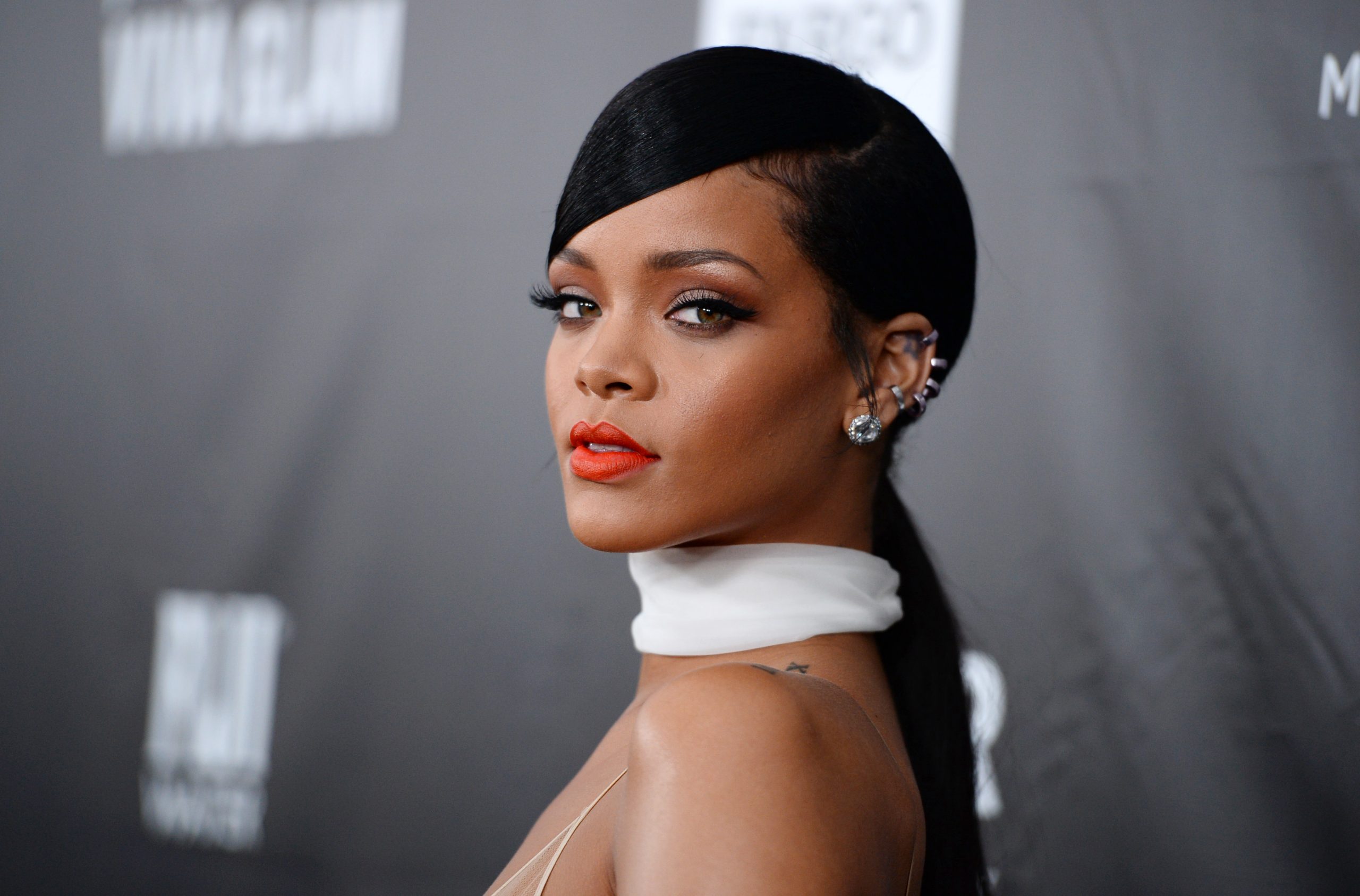 Rihanna visits the White House, emulates ‘Scandal,’ says best part of visit is ‘my president being black’