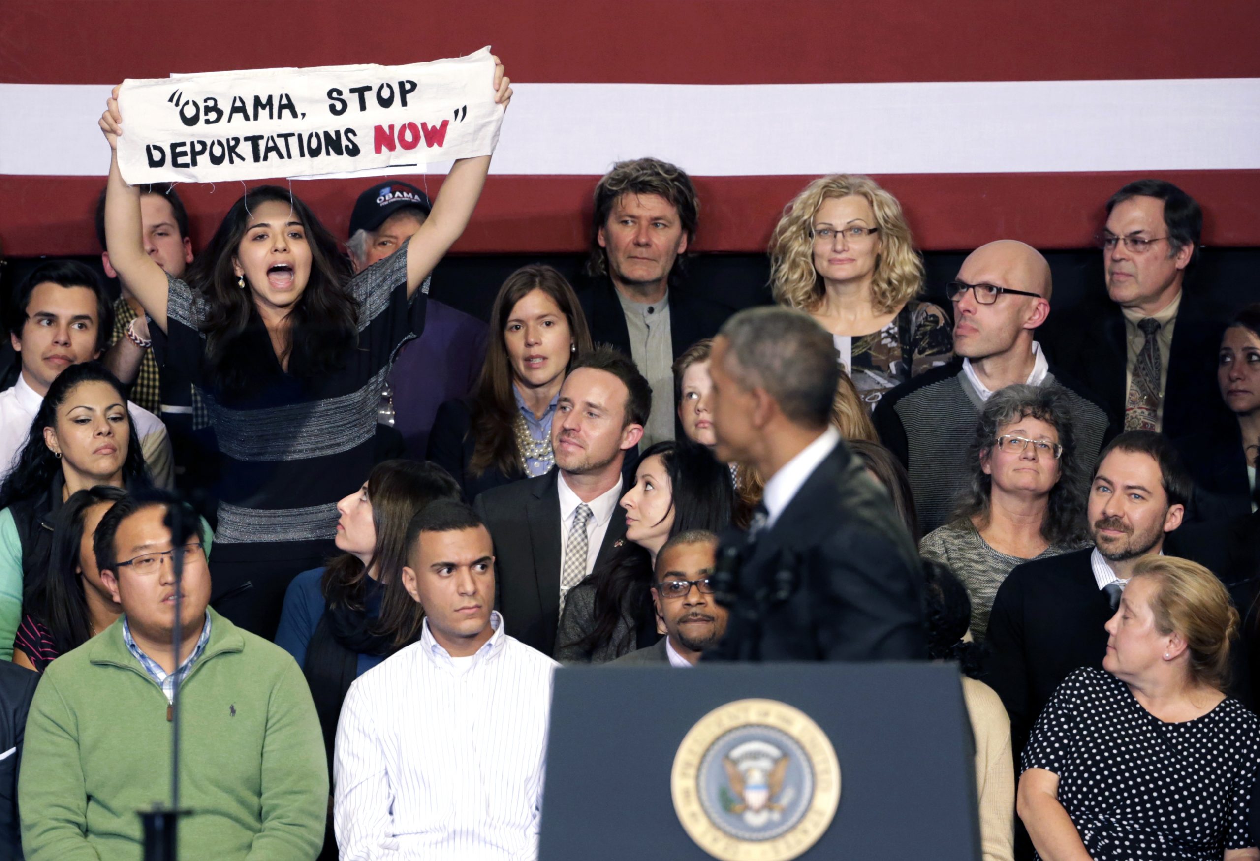 WH: Obama would veto bill undermining his immigration action
