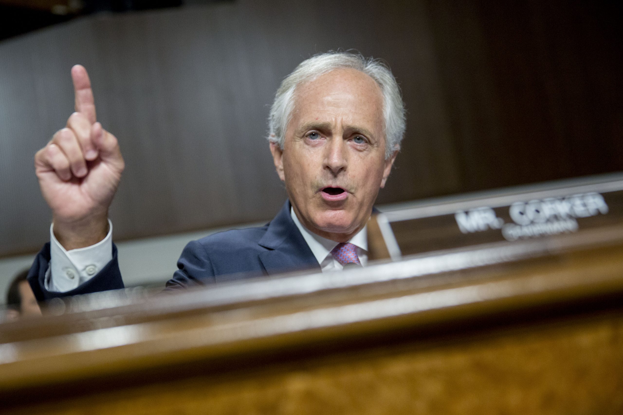 Corker: Omnibus protects Fannie, Freddie from ‘Wall Street hedge funds’