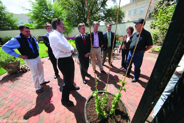 Virginia Gov. Bob McDonnell joins craft brewing movement