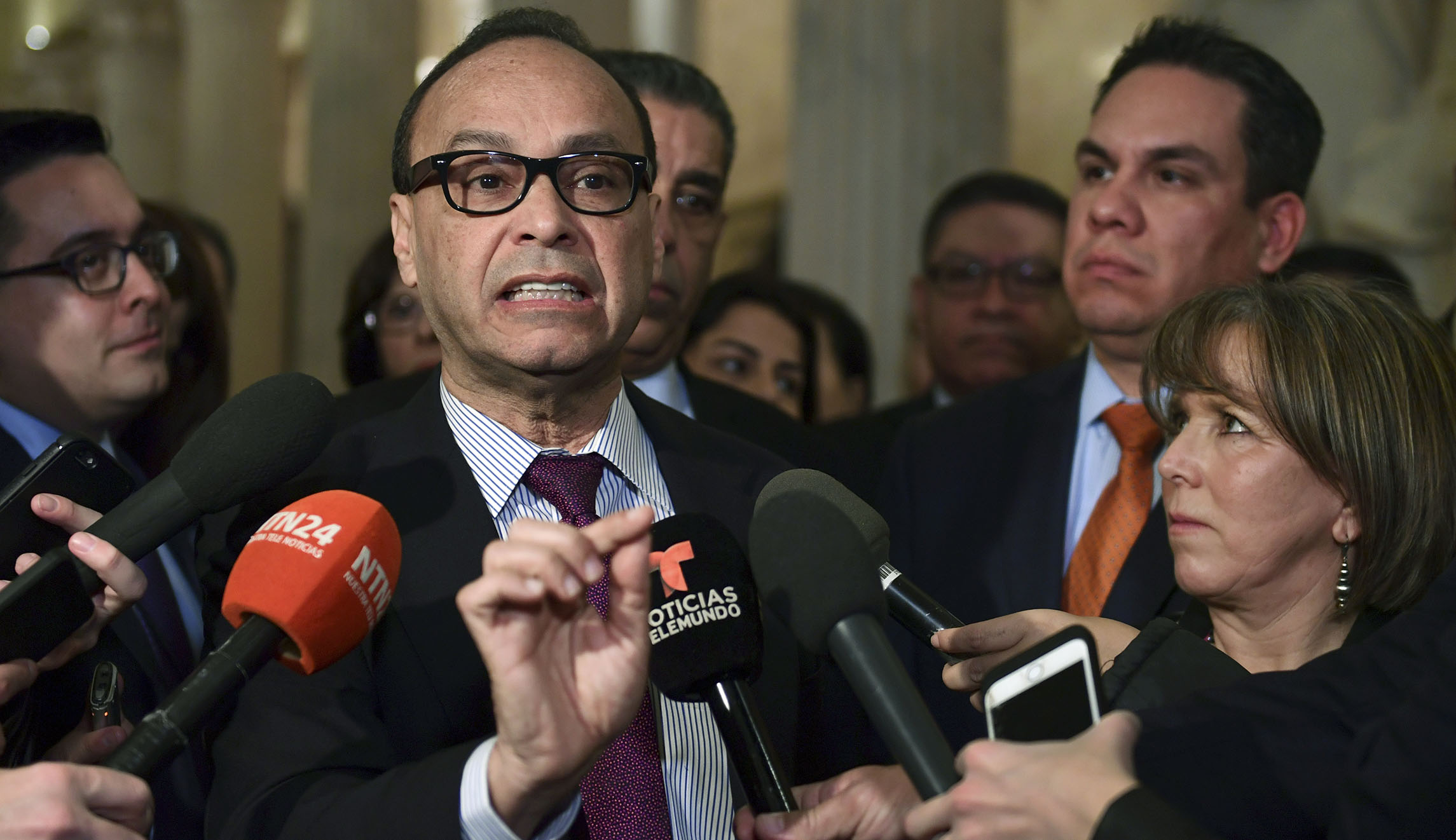 Rep. Luis Gutierrez is OK with paying ‘hostage takers’ for border wall to save Dreamers