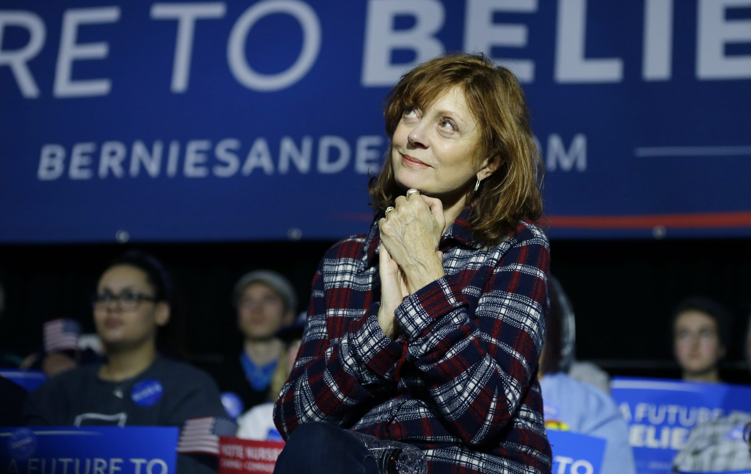 Susan Sarandon bashes Hillary Clinton while stumping for Bernie Sanders