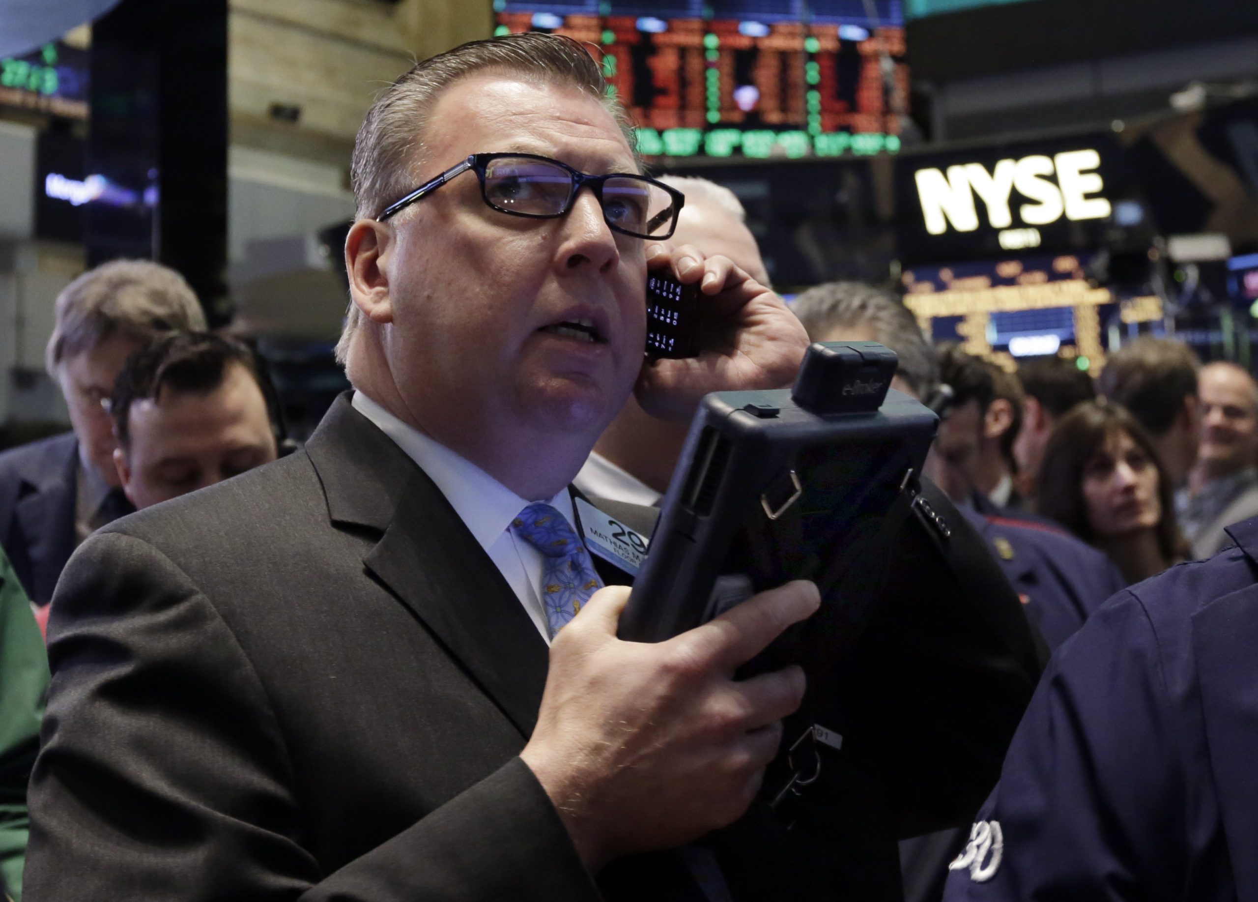 Weakness in tech stocks pushes indexes lower