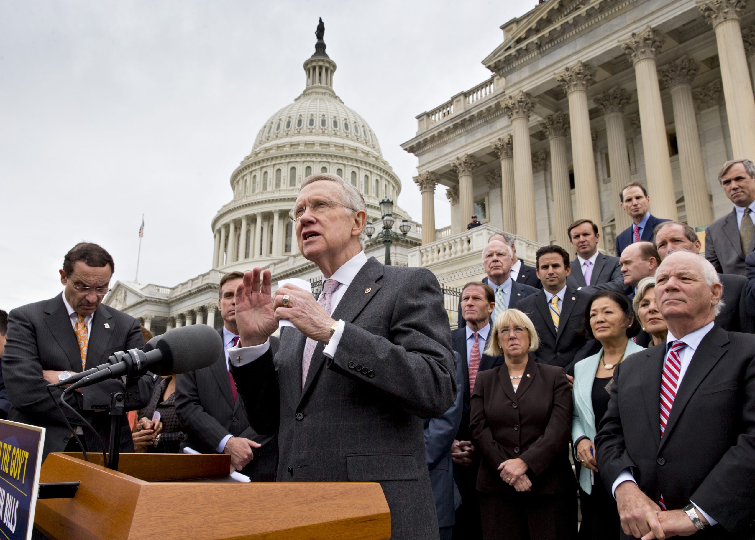 Media parrots repeat Democratic shutdown spin