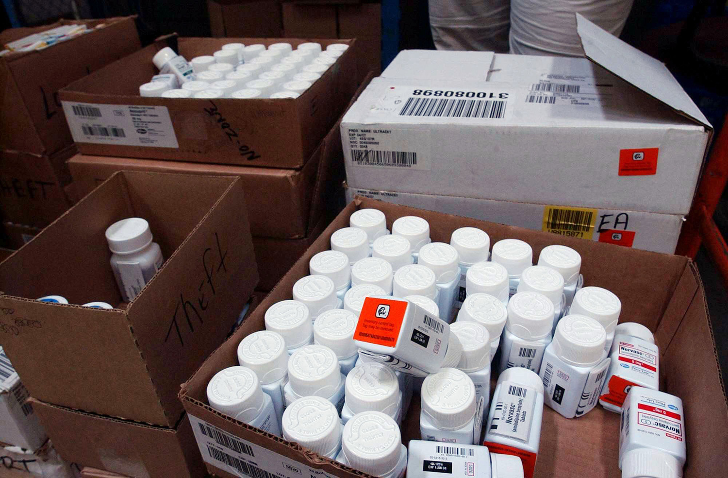 FDA pick Scott Gottlieb dodges key question on drug pricing