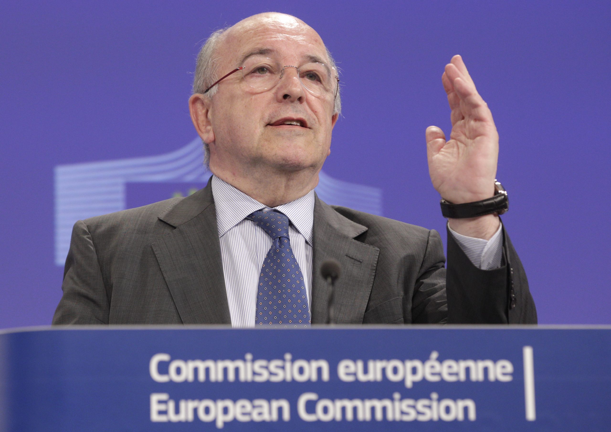 Europe warns Google, Samsung on phone patent abuse