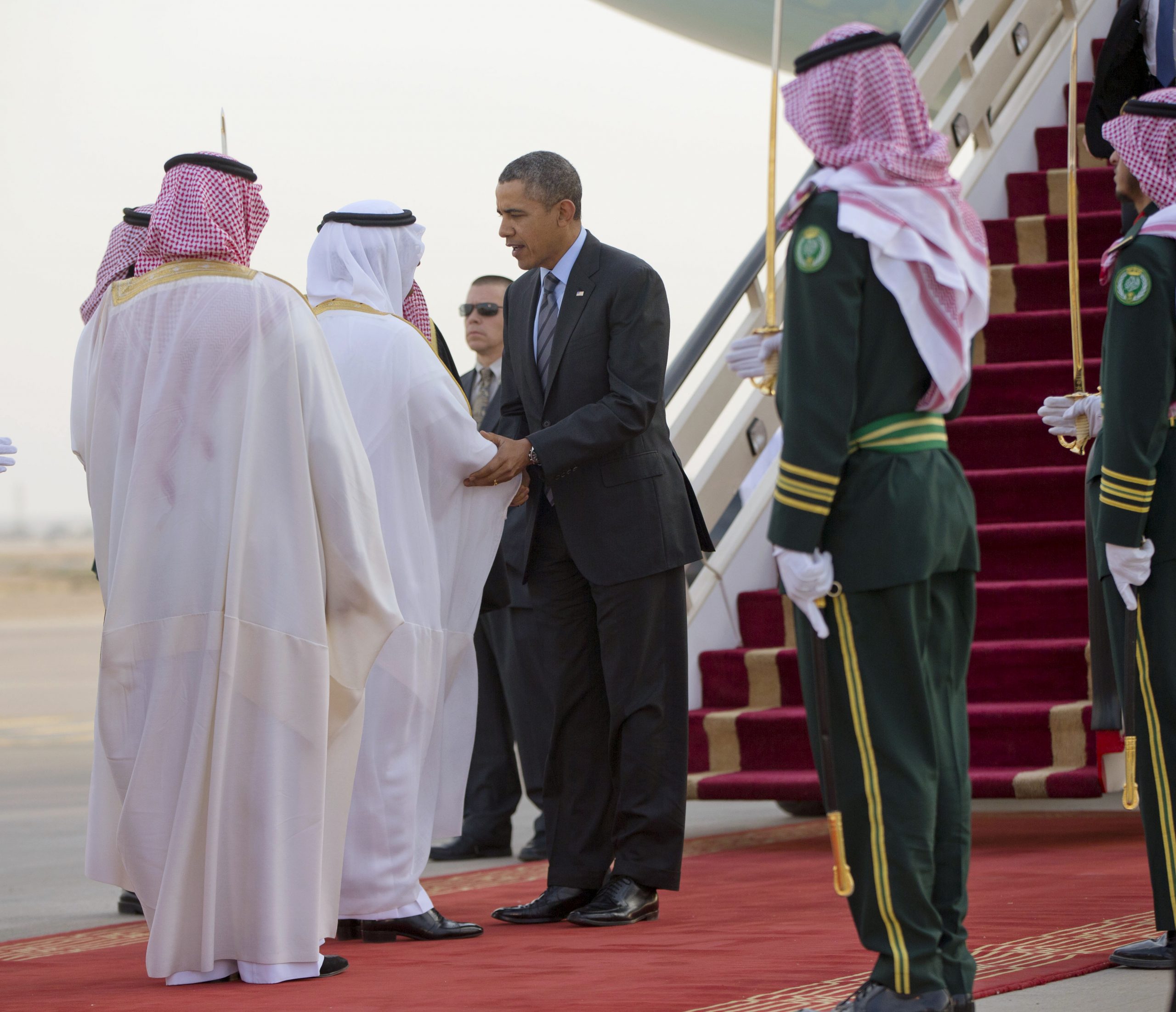 Obama tries to mend rift with Saudis