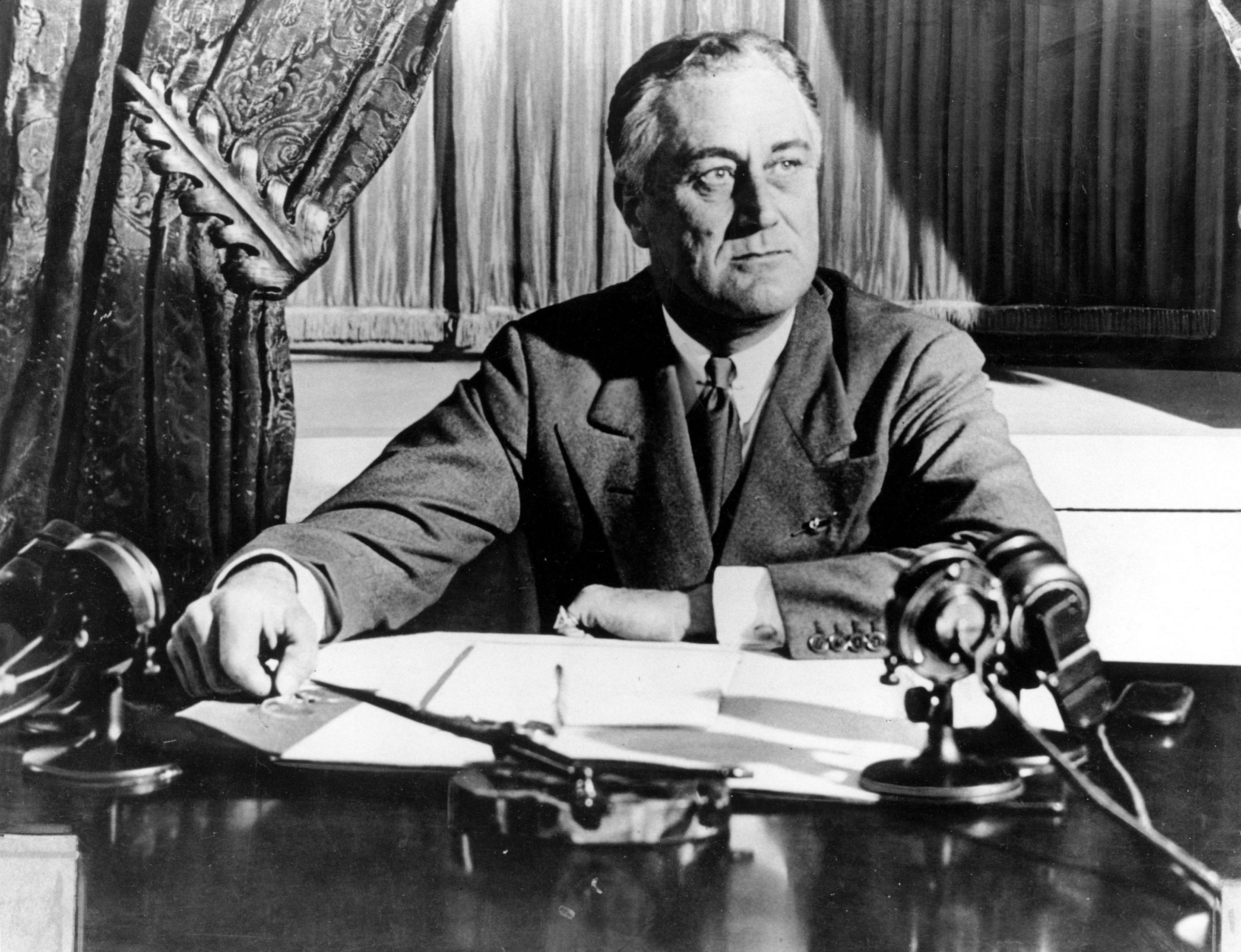 Obama, FDR a study of contrasts on the edge of war