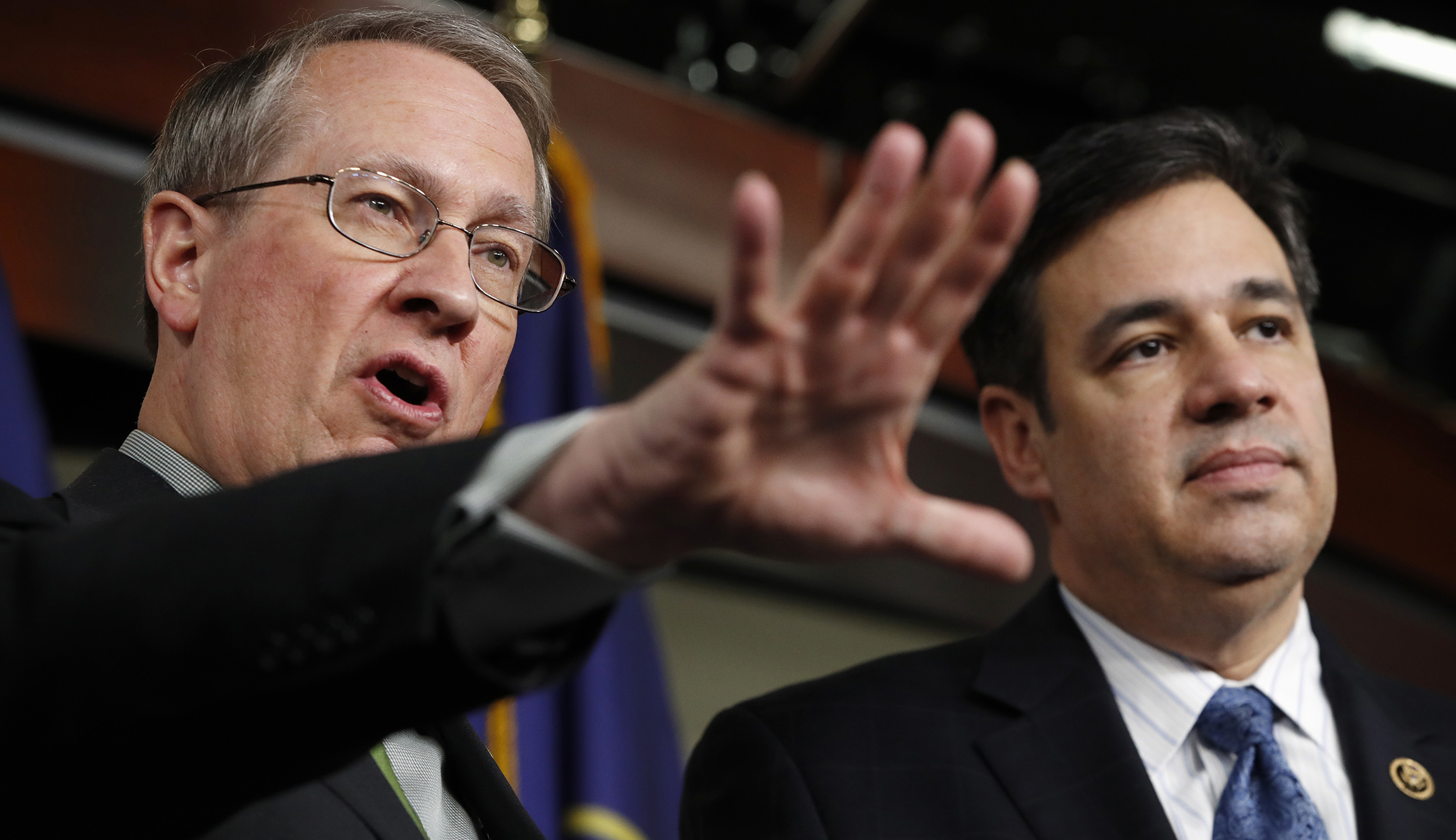 Conservatives balk on spending bill without more DOD money, border vote