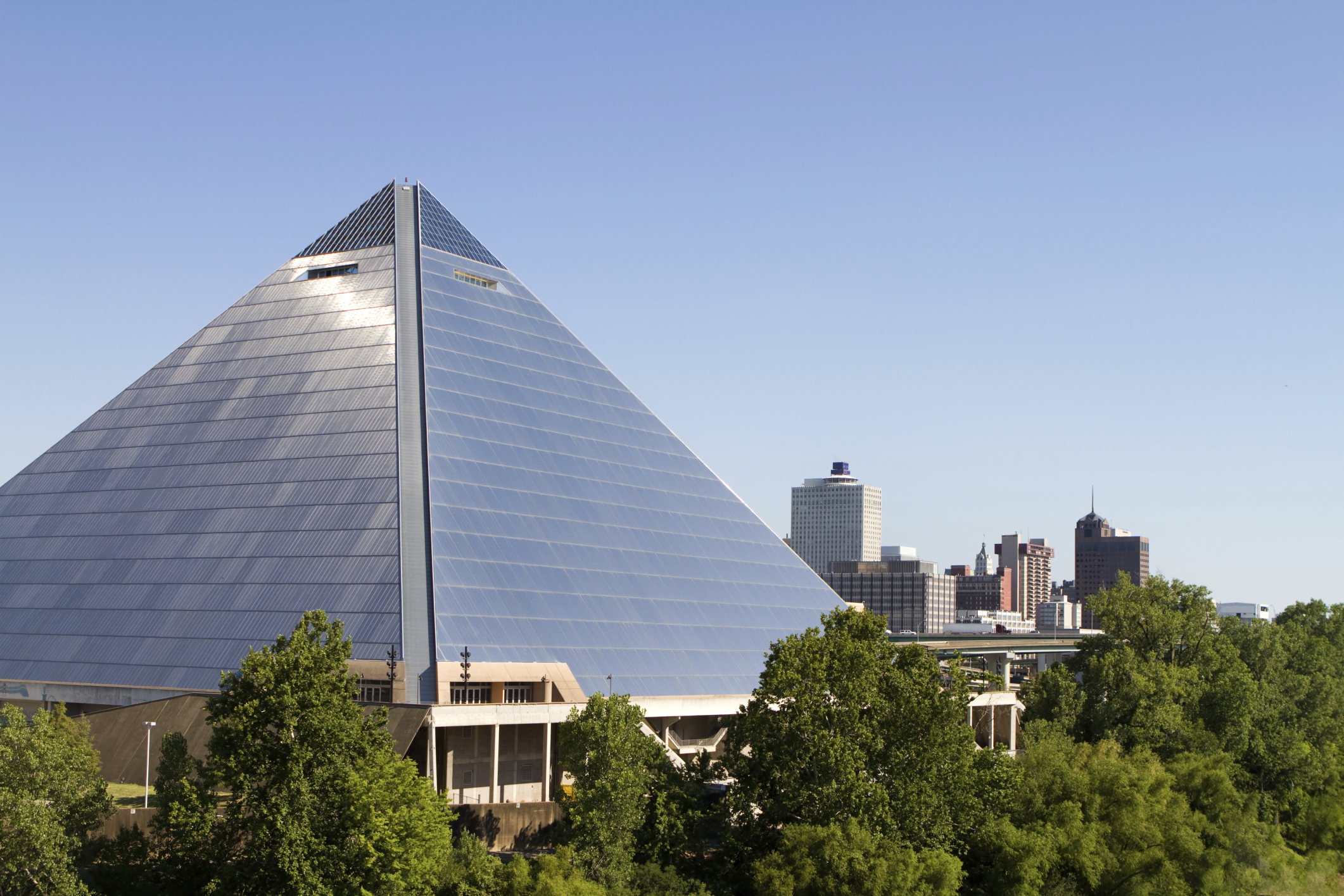 Bass Pro Shops hooks taxpayers for $30 million