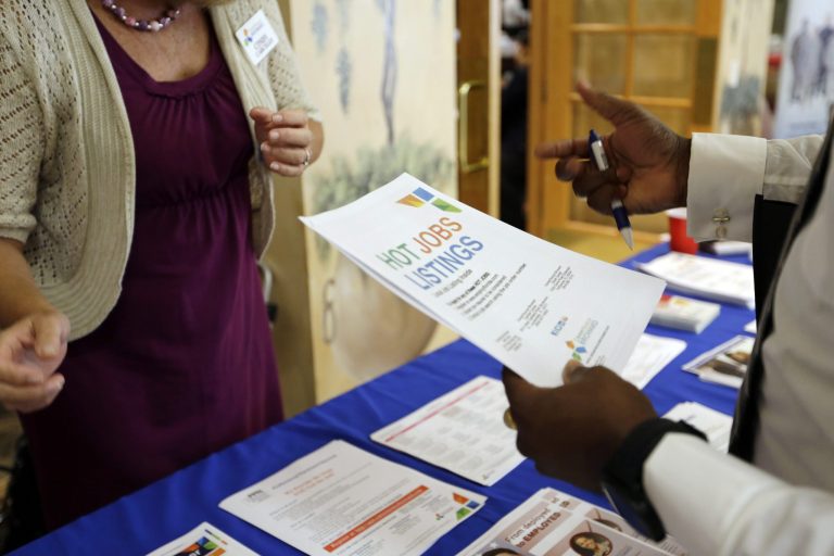 Economists had expected jobless claims to fall back to around 275,000 after rising to 294,000 last week. (AP Photo/Lynne Sladky)