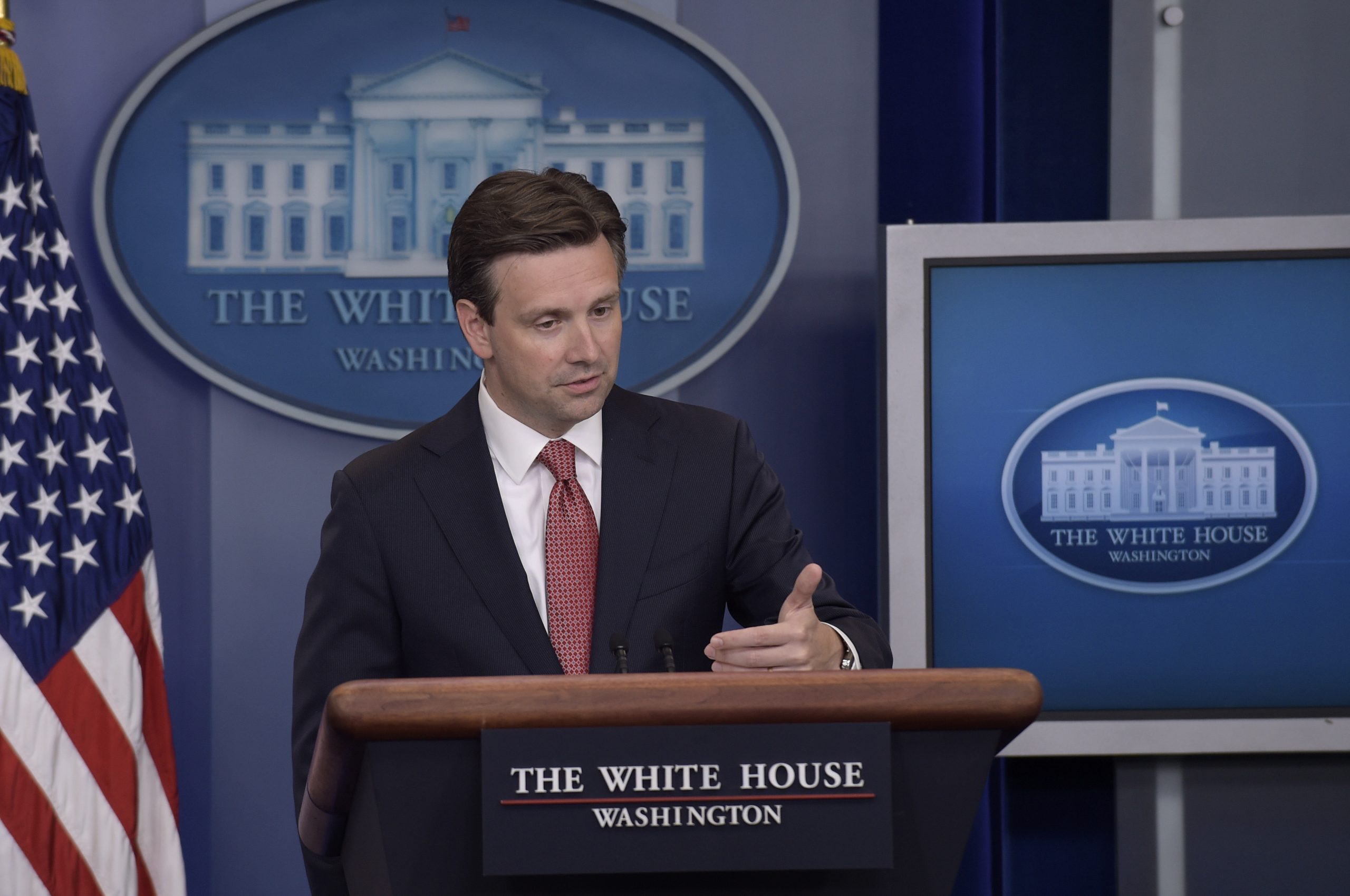 White House: Transferring Internet control is limited government
