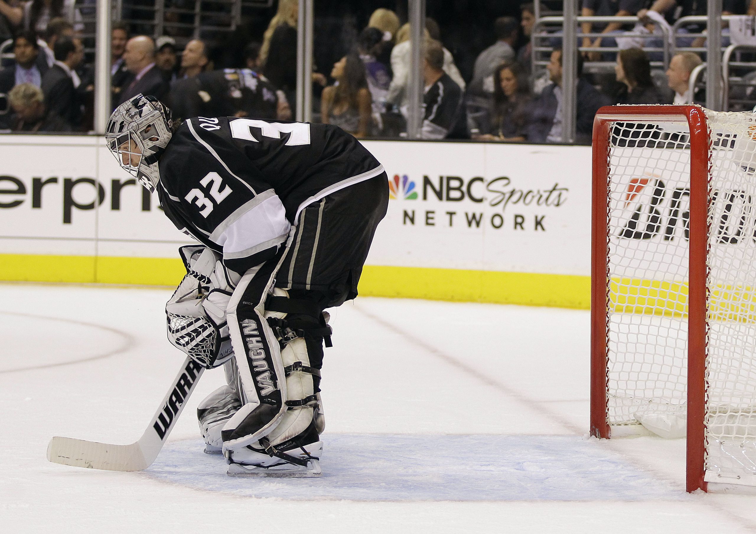 Devils, Kings face long flights differently