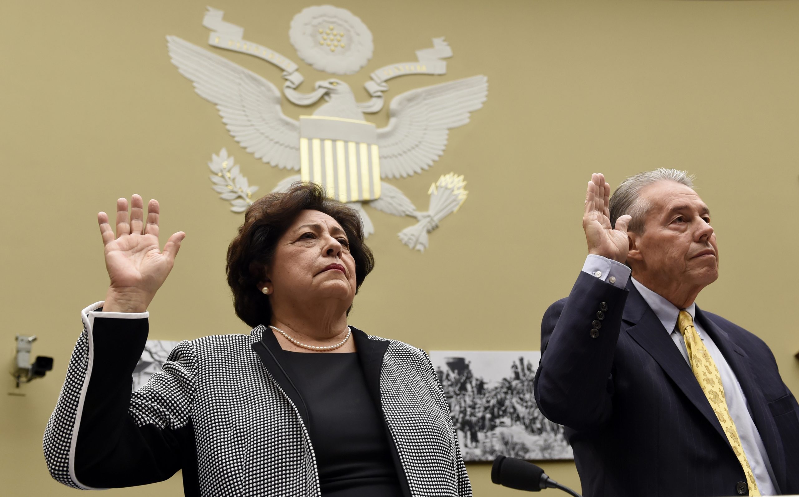 Government watchdog has no confidence in OPM director