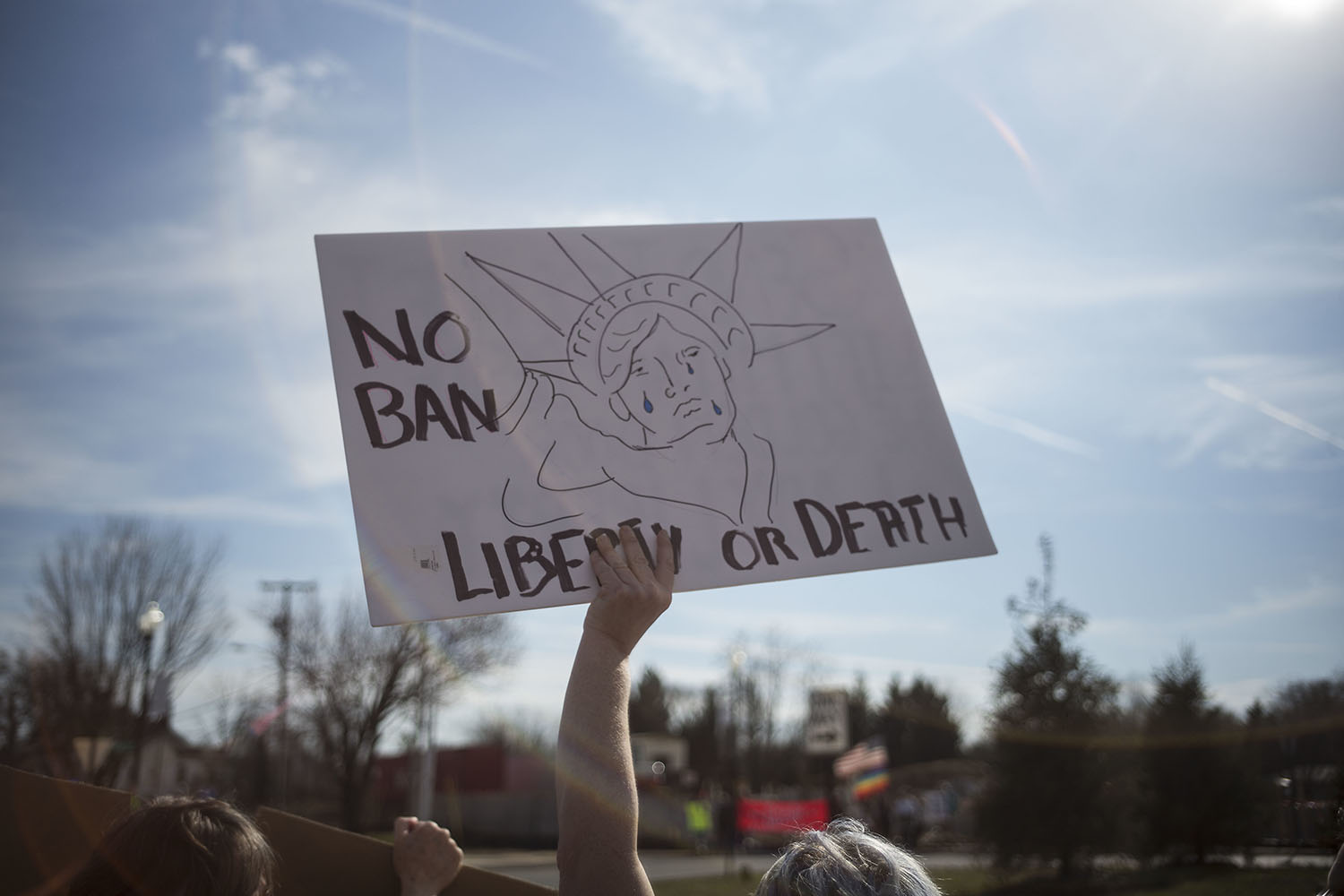 The Trump administration is asking for this compromise ruling on its visa executive order