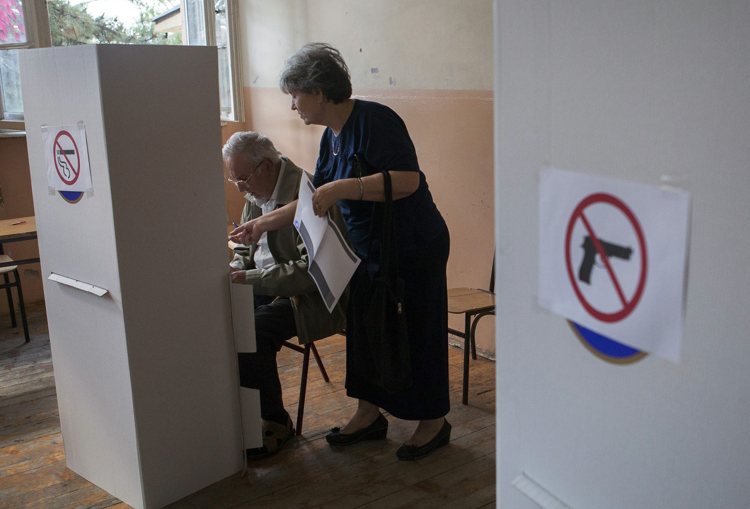 Kosovo snap vote tests EU efforts in Balkans
