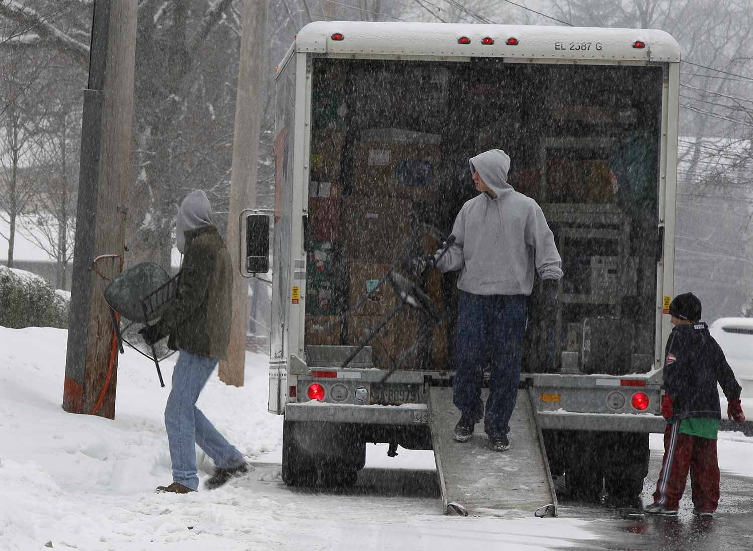 United Van Lines: Americans are renting moving vans and heading west