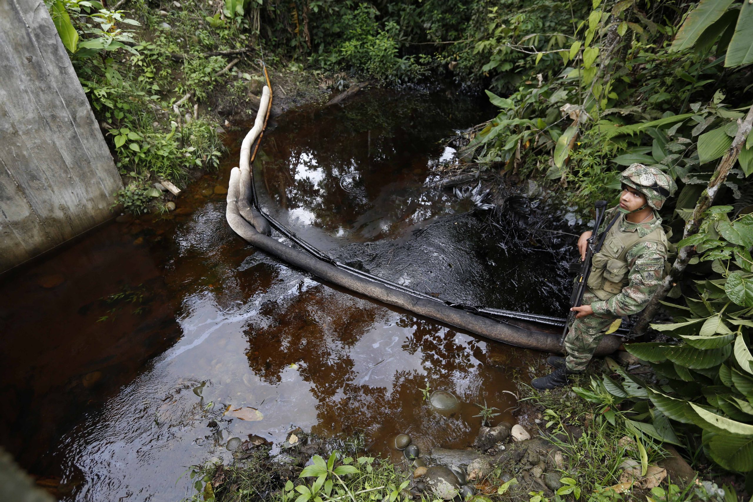 Colombia: Oil spill by rebels not as bad as feared
