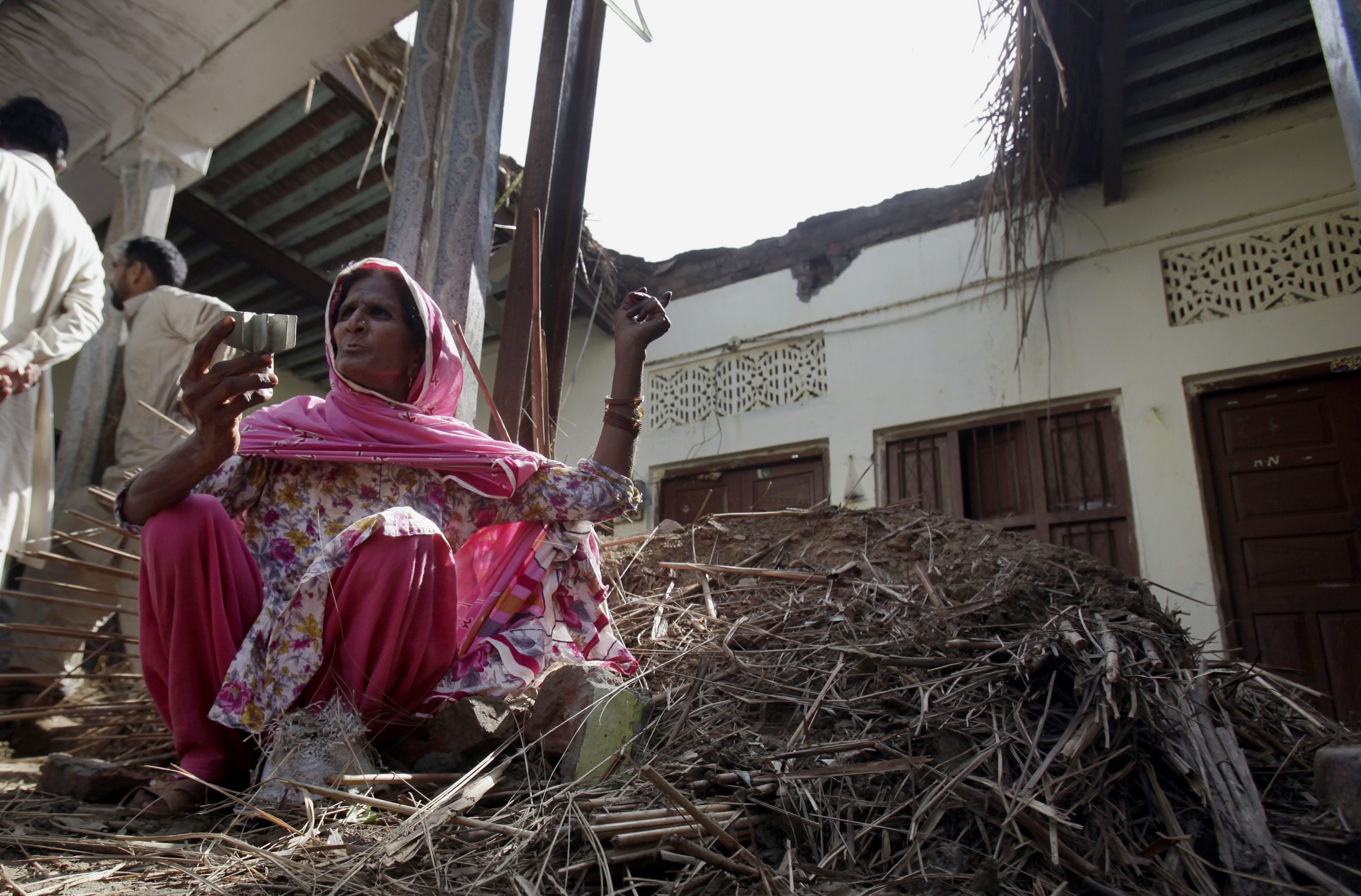 Villagers afraid: 18 dead in Pakistan-India fight