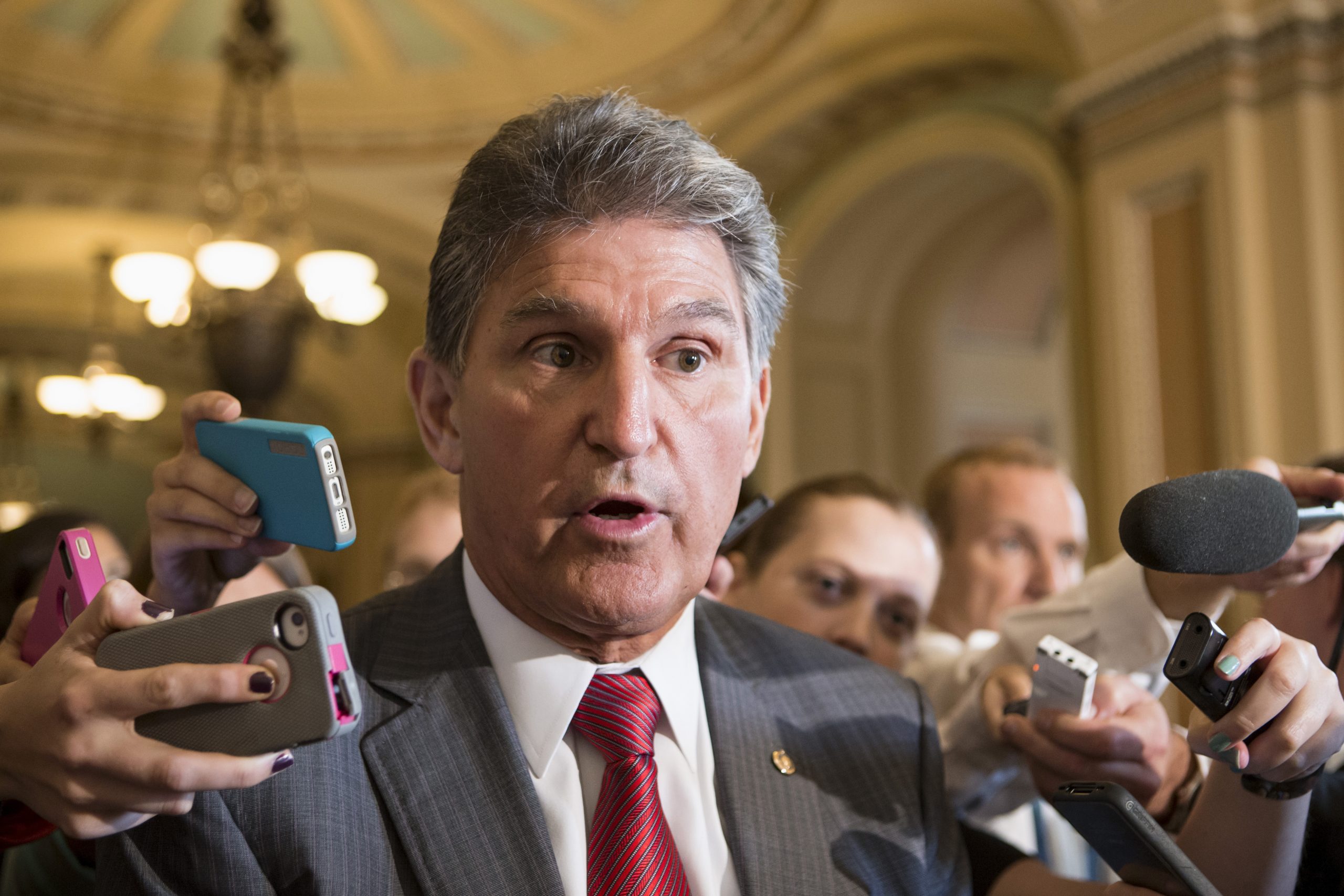 Joe Manchin, fed up with Senate and Obama, may run for governor in West Virginia