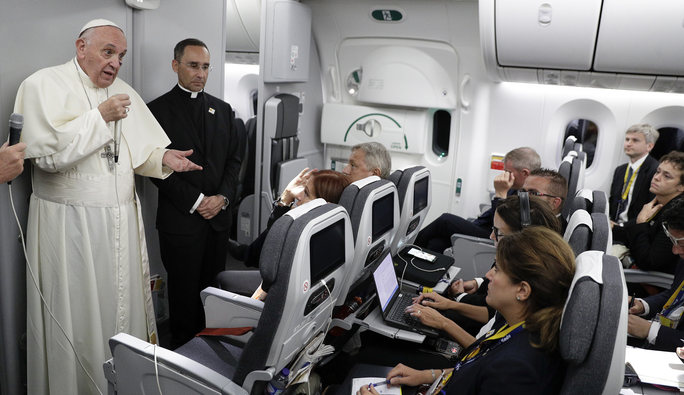 Pope Francis: Trump should rethink DACA if he considers himself to be pro-life