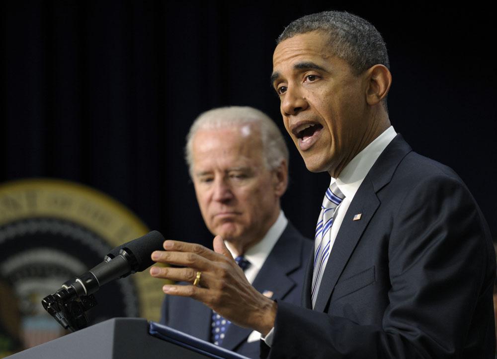 Obama targets GOP contenders on taxes