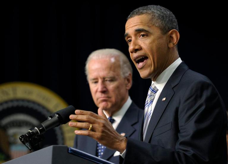 Obama targets Republican contenders on taxes