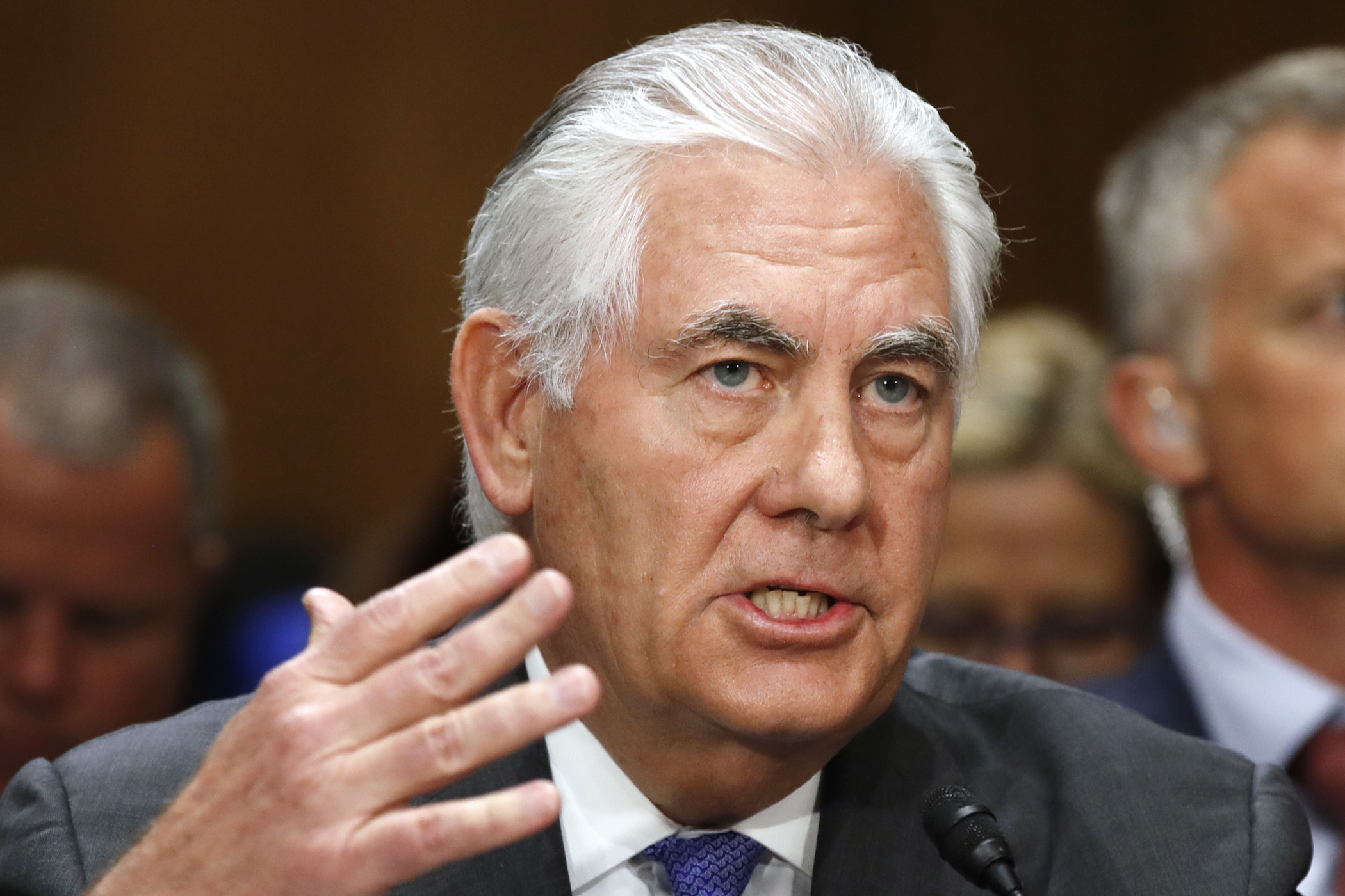 Tillerson warns lawmakers about Russia sanctions