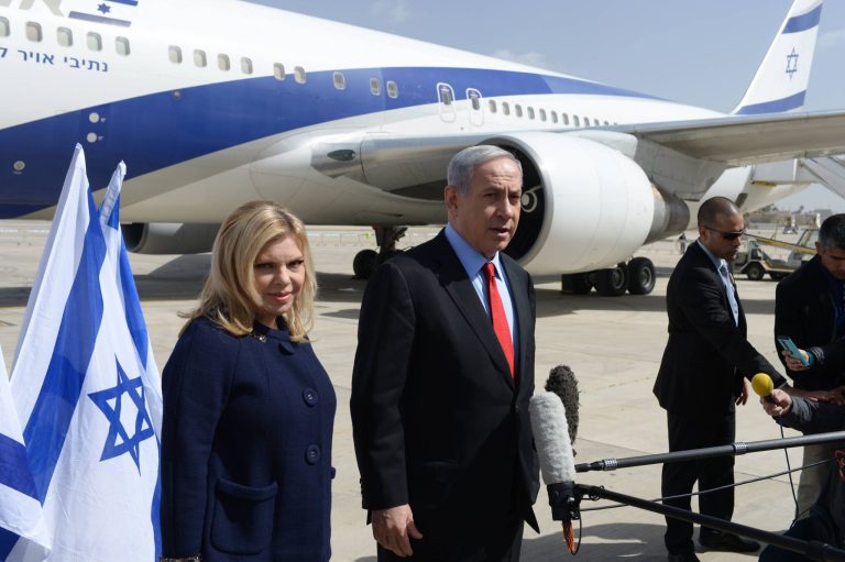 In this handout provided by the Israeli Government Press Office, Prime Minister Benjamin Netanyahu and his wife Sarah leave Tel Aviv on their way to Washington, on March 1, 2015 in Tel Aviv, Israel. (Photo by Amos Ben Gershom/GPO via Getty Images)