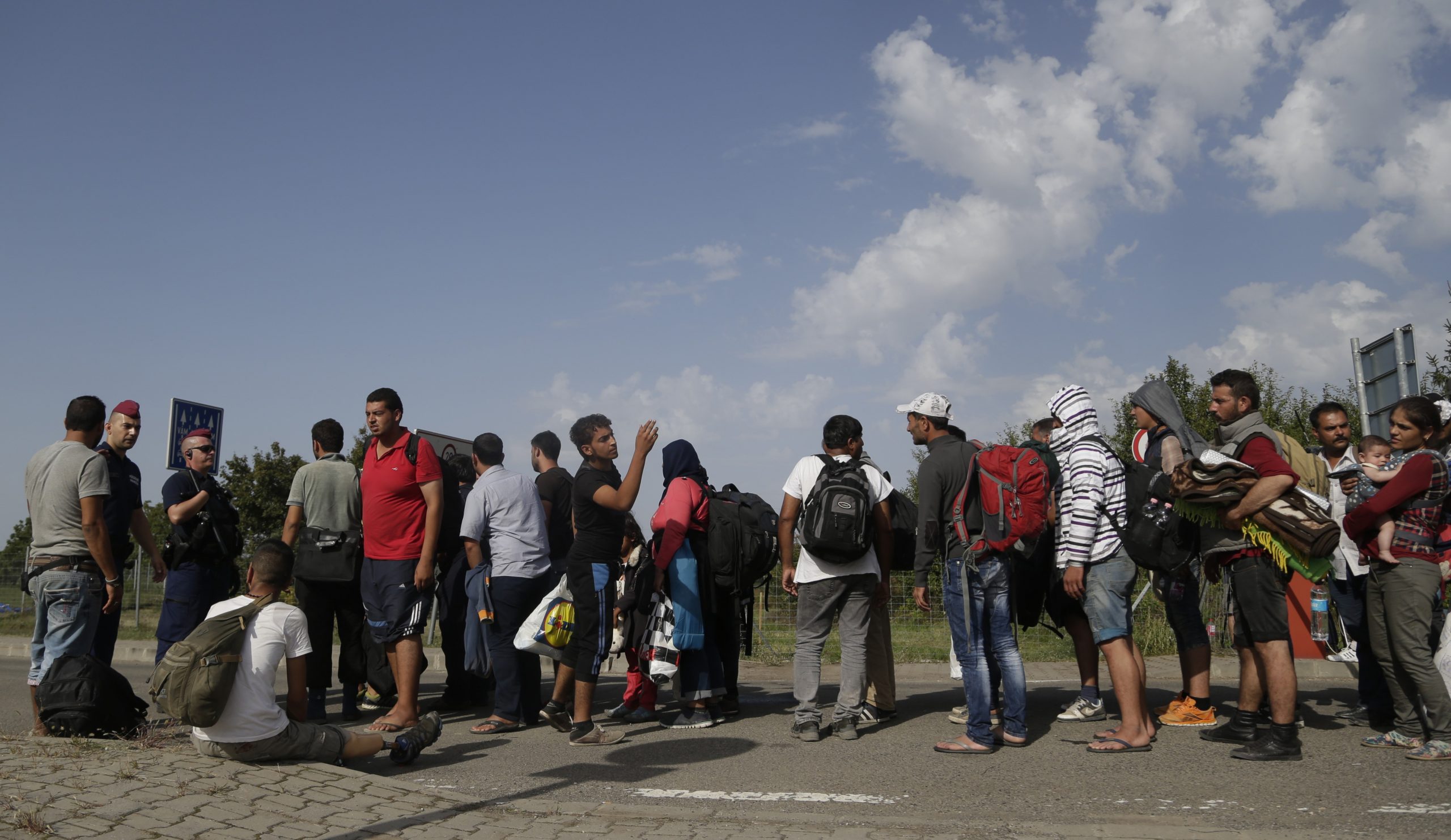 Croatia deports thousands as European migrant crisis intensifies