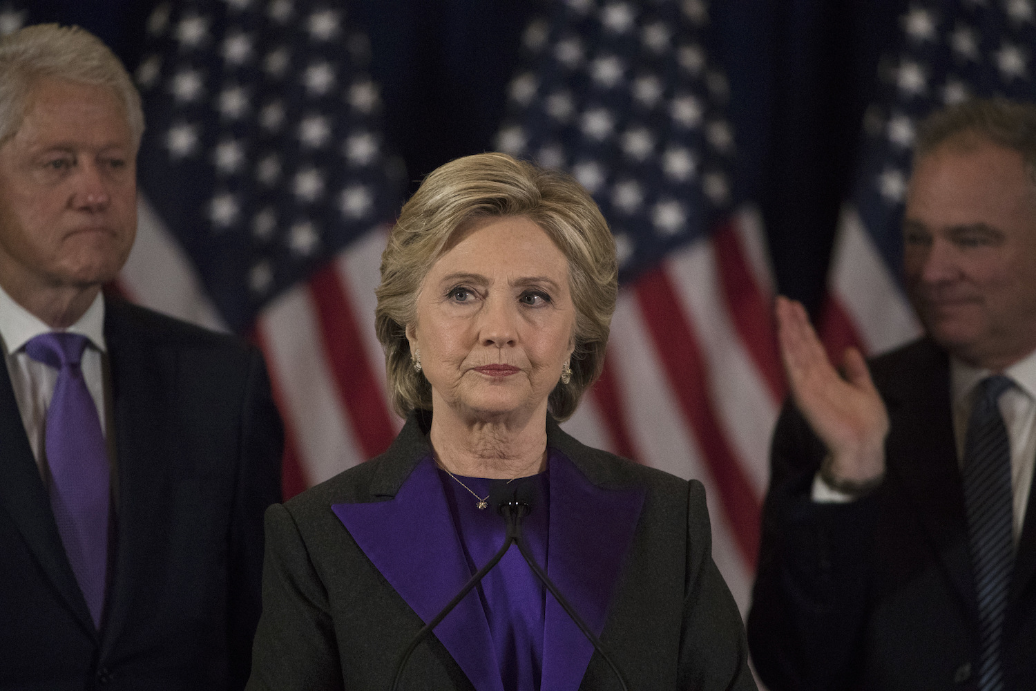 Judicial Watch: New Clinton email shows classified info sent to Clinton Foundation