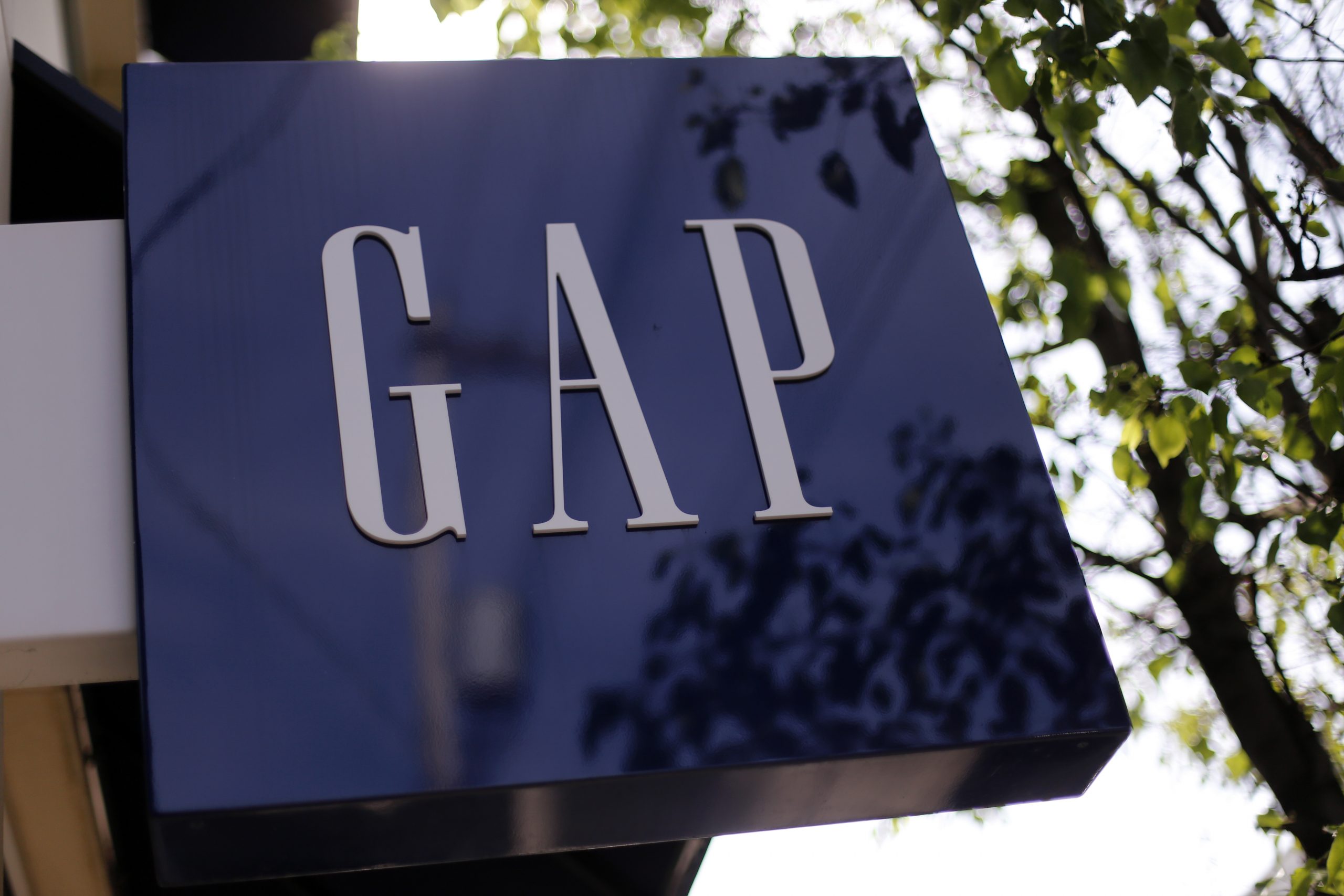 Gap joins US retail rally as quarterly sales top $4 billion