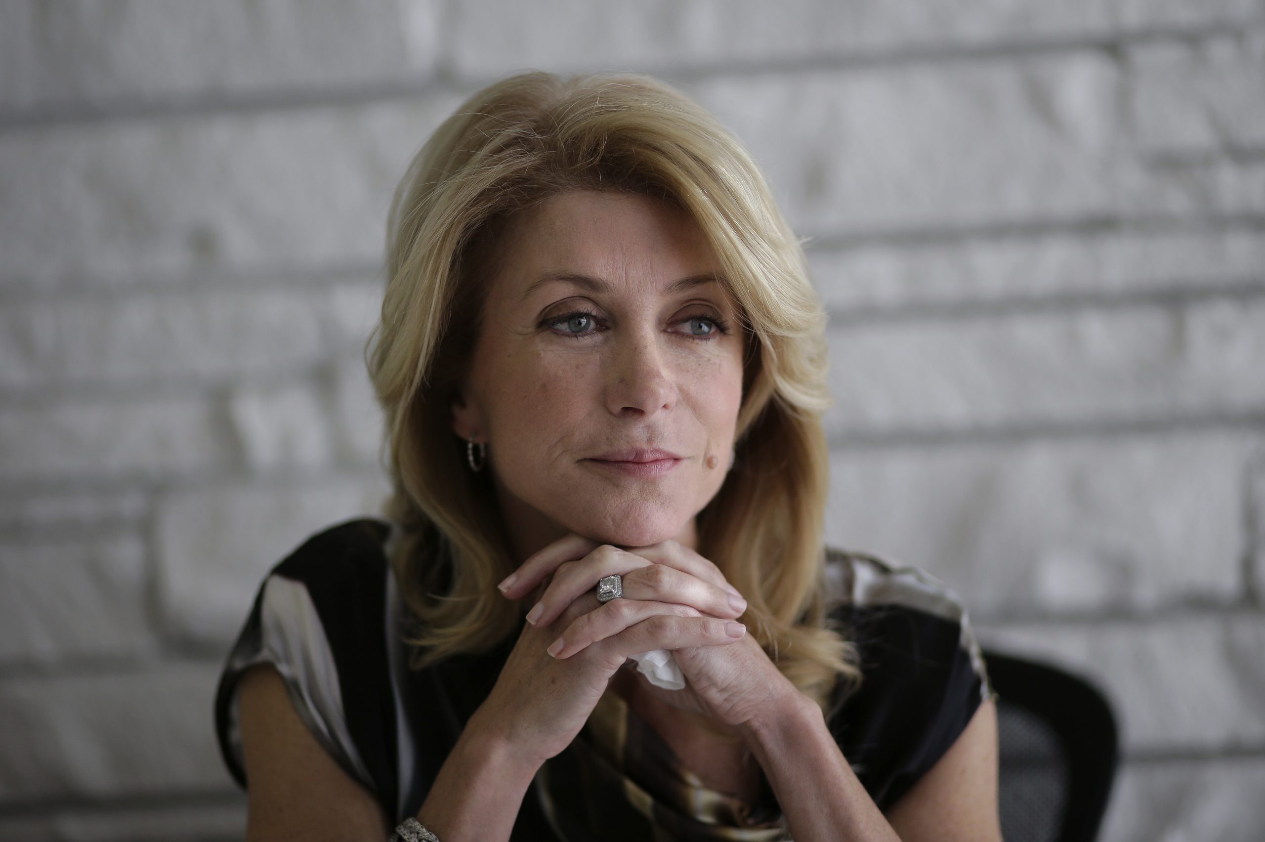 Troubles pile up for Wendy Davis in Texas as media weighs her veracity