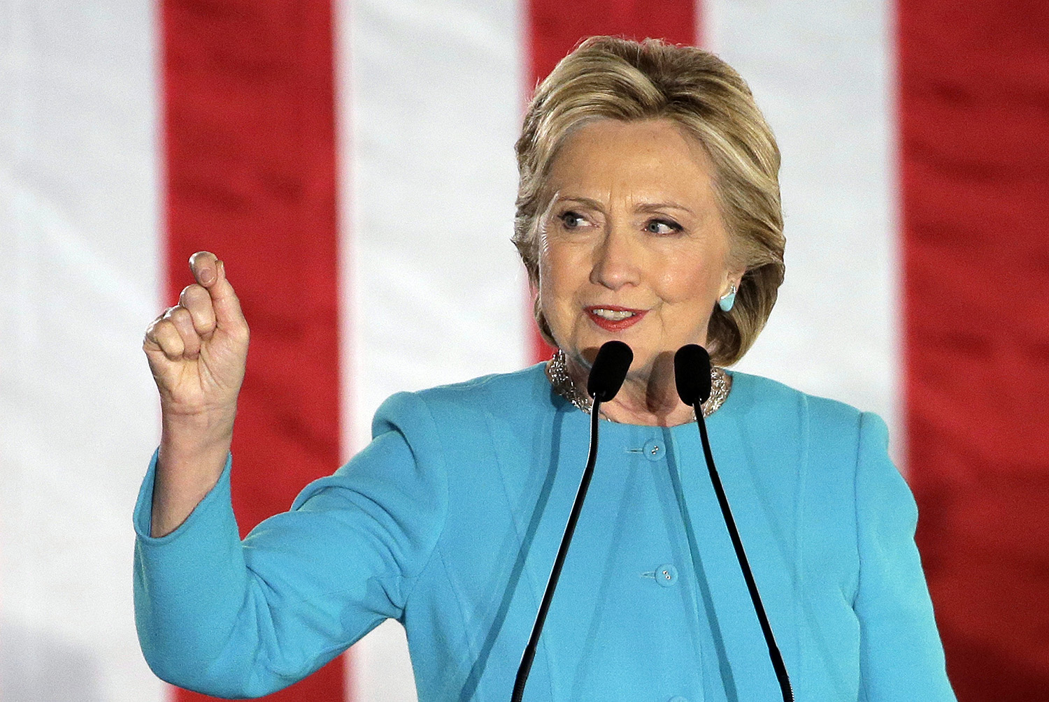 Hillary Clinton subtly chides Trump’s immigration order