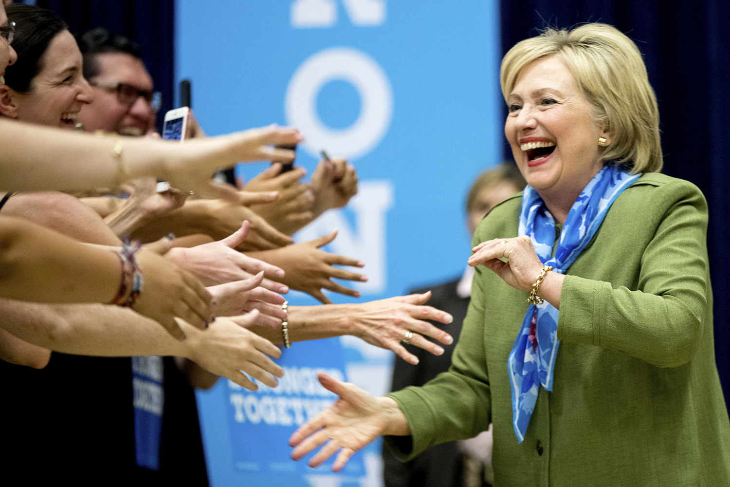 Clinton’s national lead grows to double digits