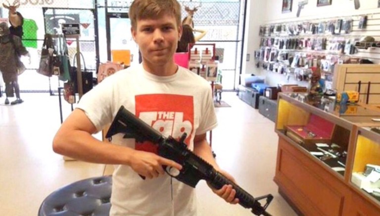 Fact Check: Did a 20-year-old with an expired ID buy an AR-15 in 5 minutes?