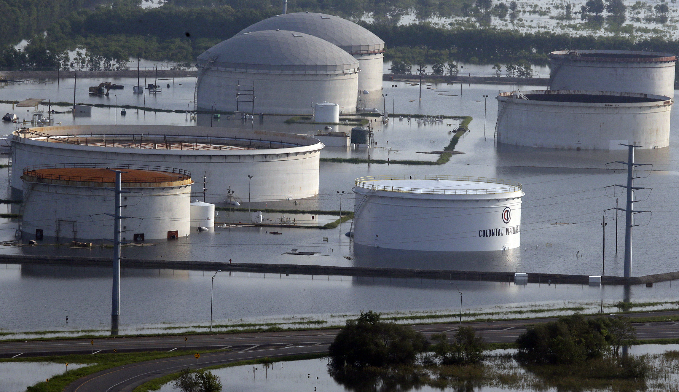 Colonial gasoline pipeline that supplies DC and New York returning to service after Harvey