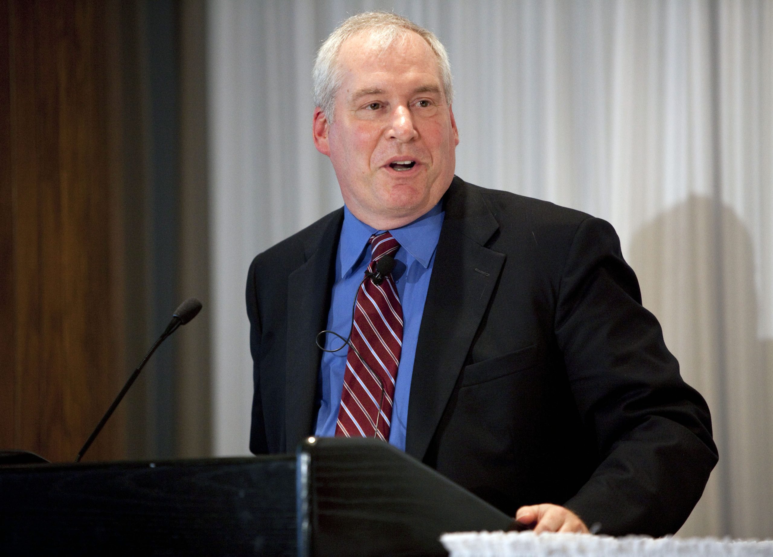 Jobs outlook may be harmed by market turbulence, Fed official warns