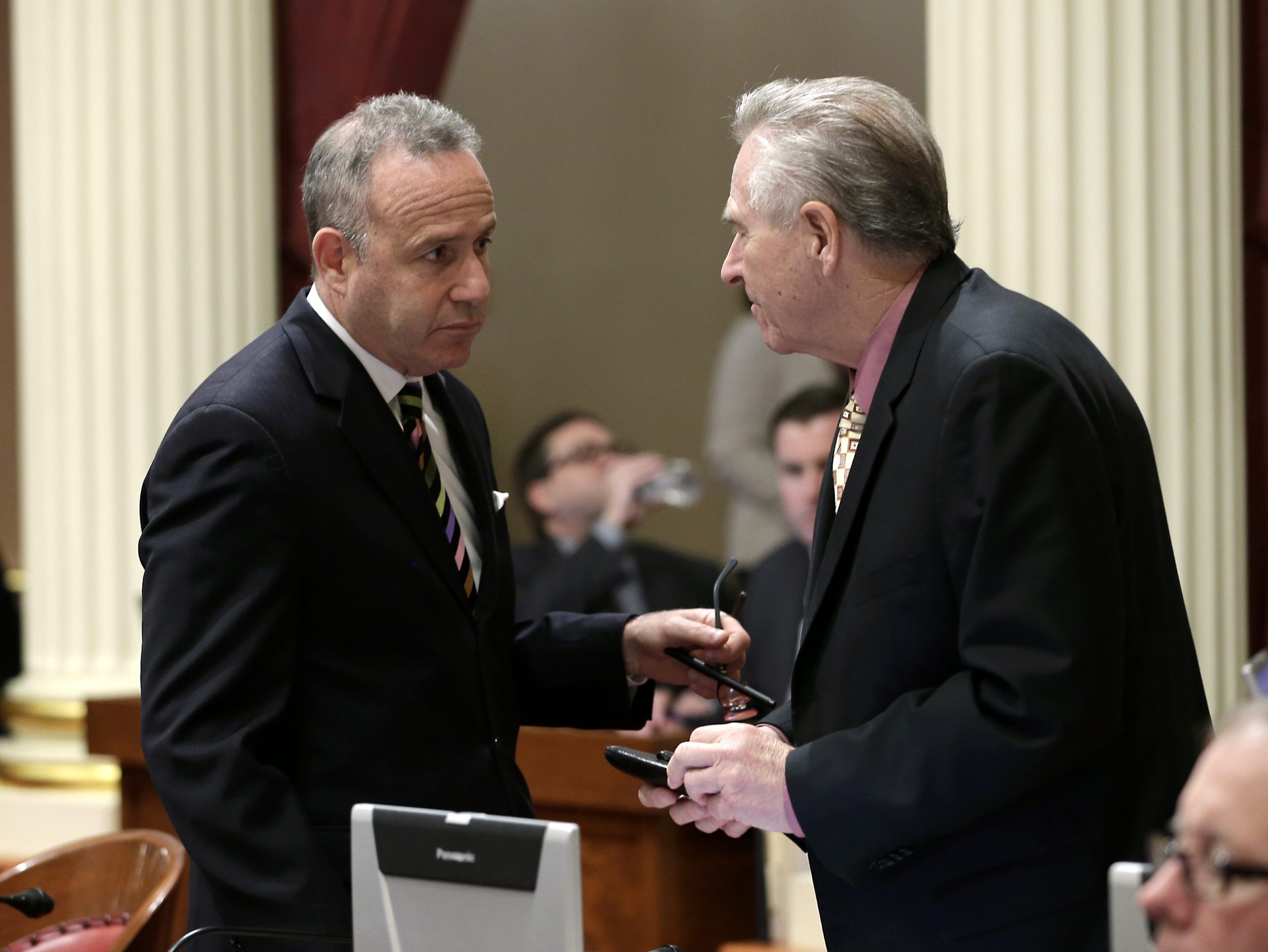 Governor, lawmakers face weekend budget deadline