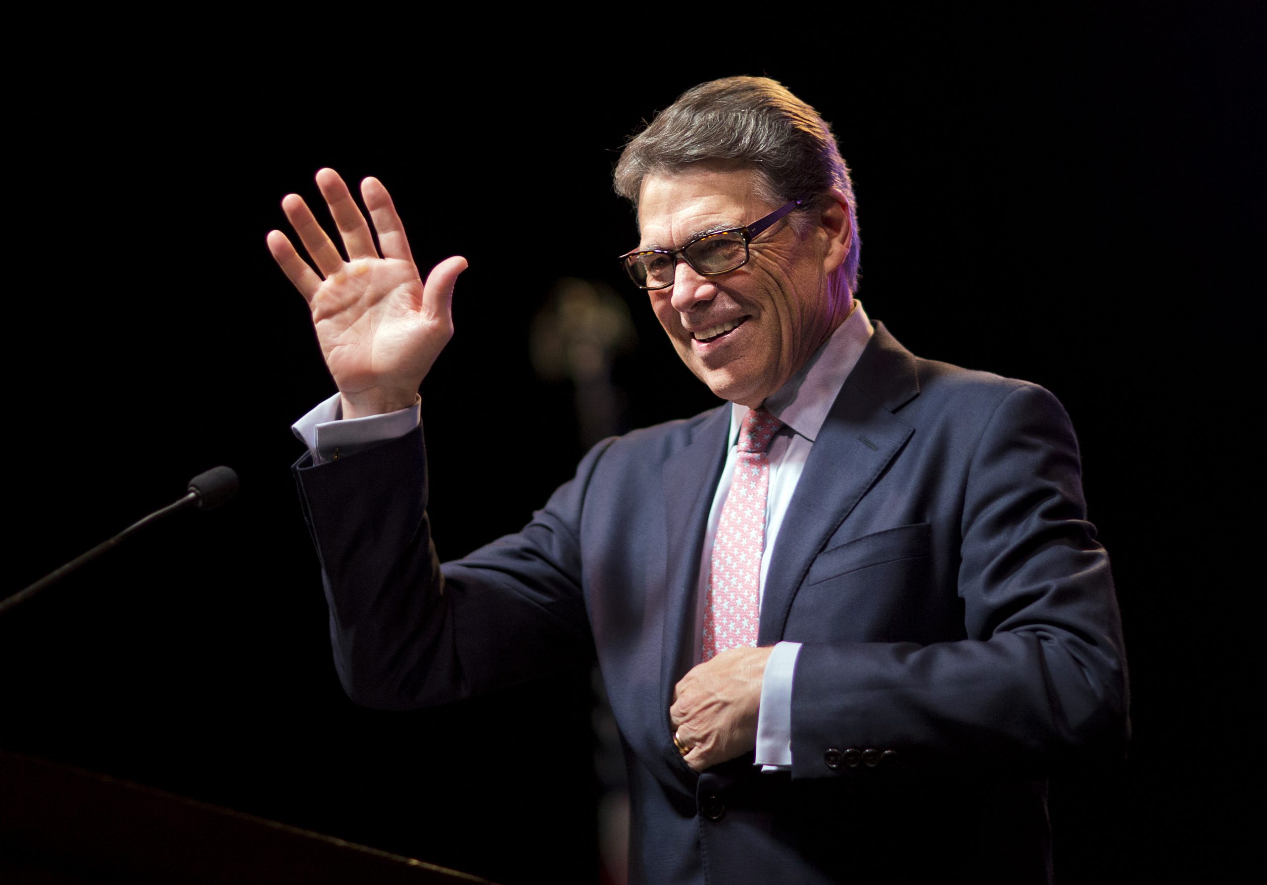 Rick Perry no longer paying 2016 campaign staff