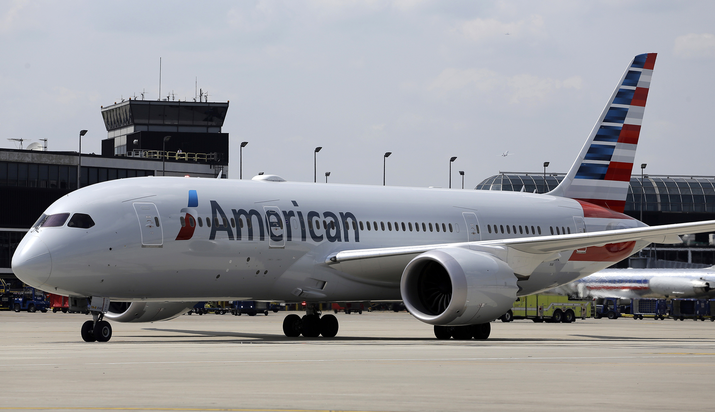 American Airlines joins Southwest in announcing bonuses thanks to GOP tax plan